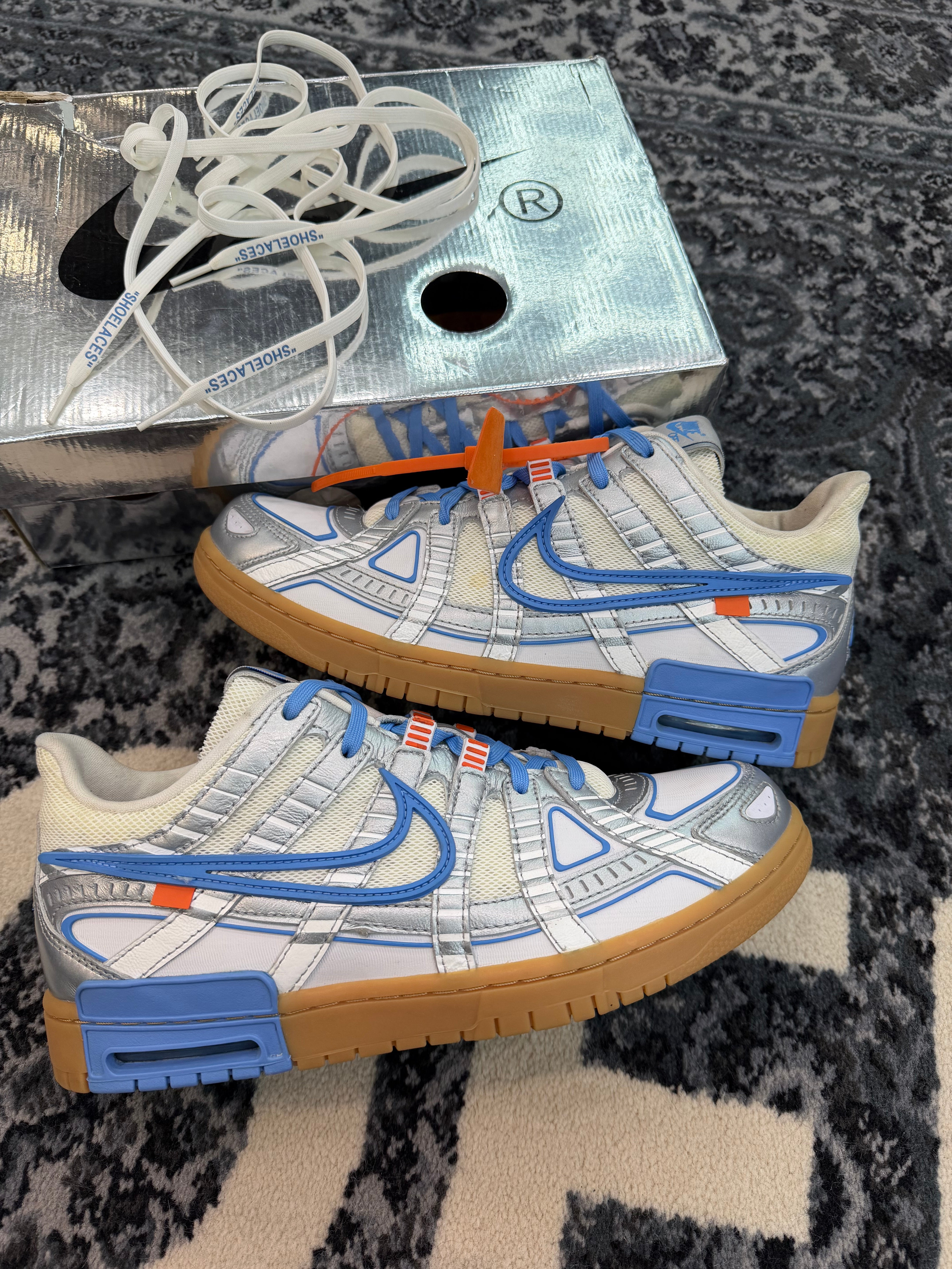 Nike Rubber Dunk Low x Off White “UNC”