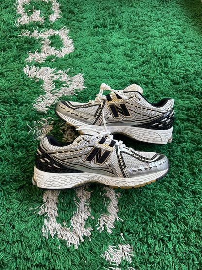 New Balance 1906R “Black White Gold”