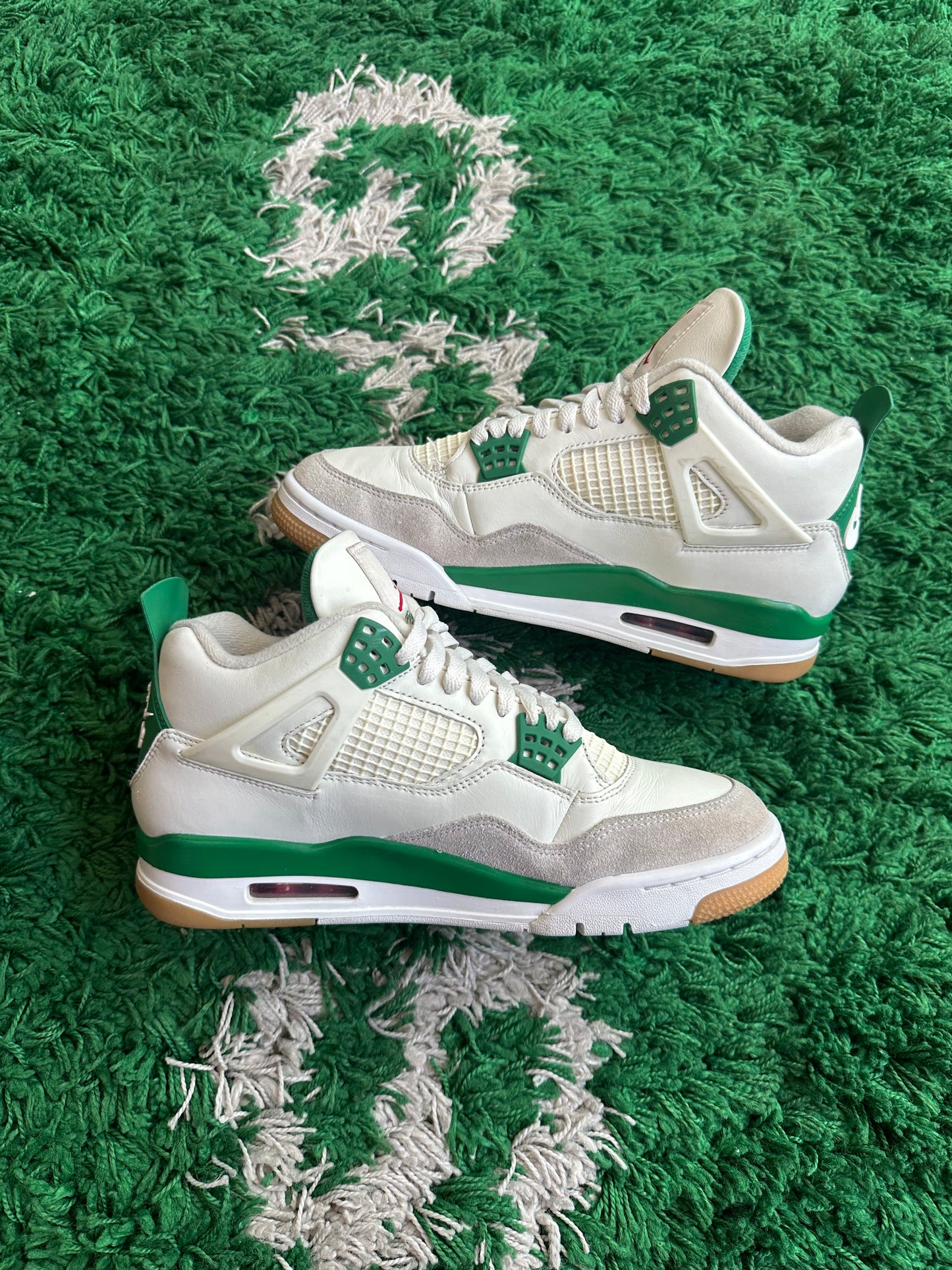 Jordan 4 SB “Pine Green”