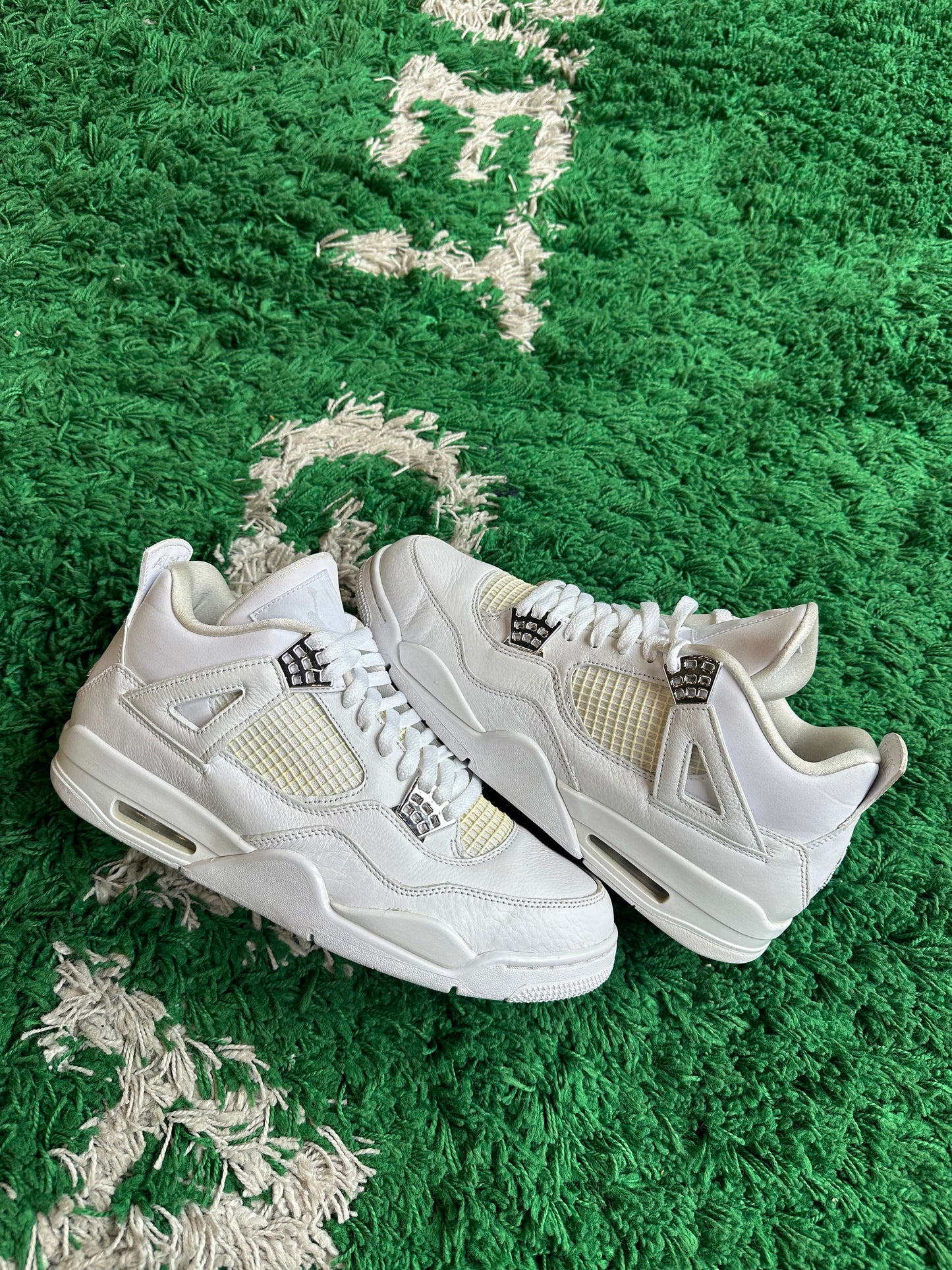Jordan 4 “Pure Money” (2017)