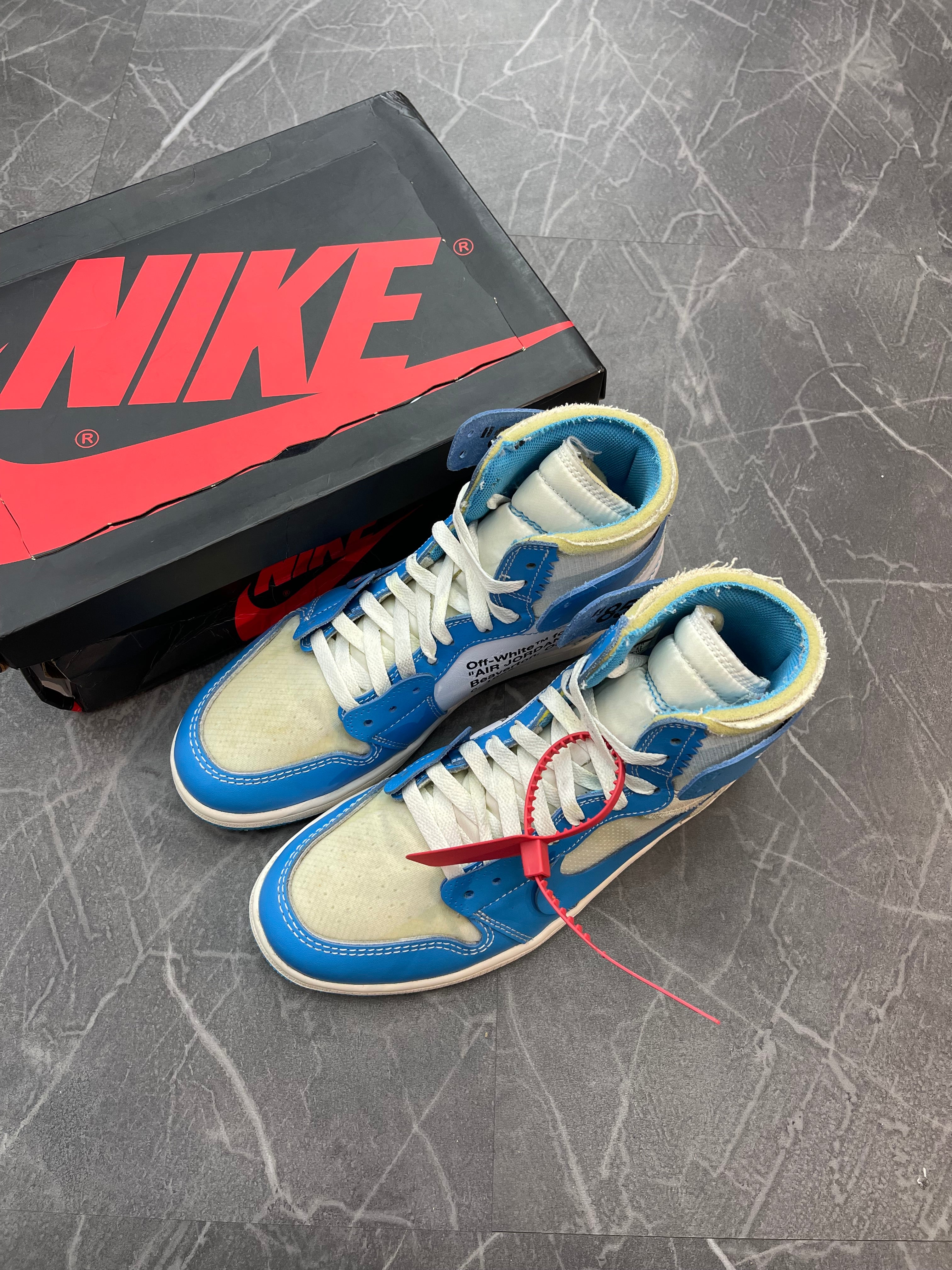 Jordan 1 High X Off White “UNC”