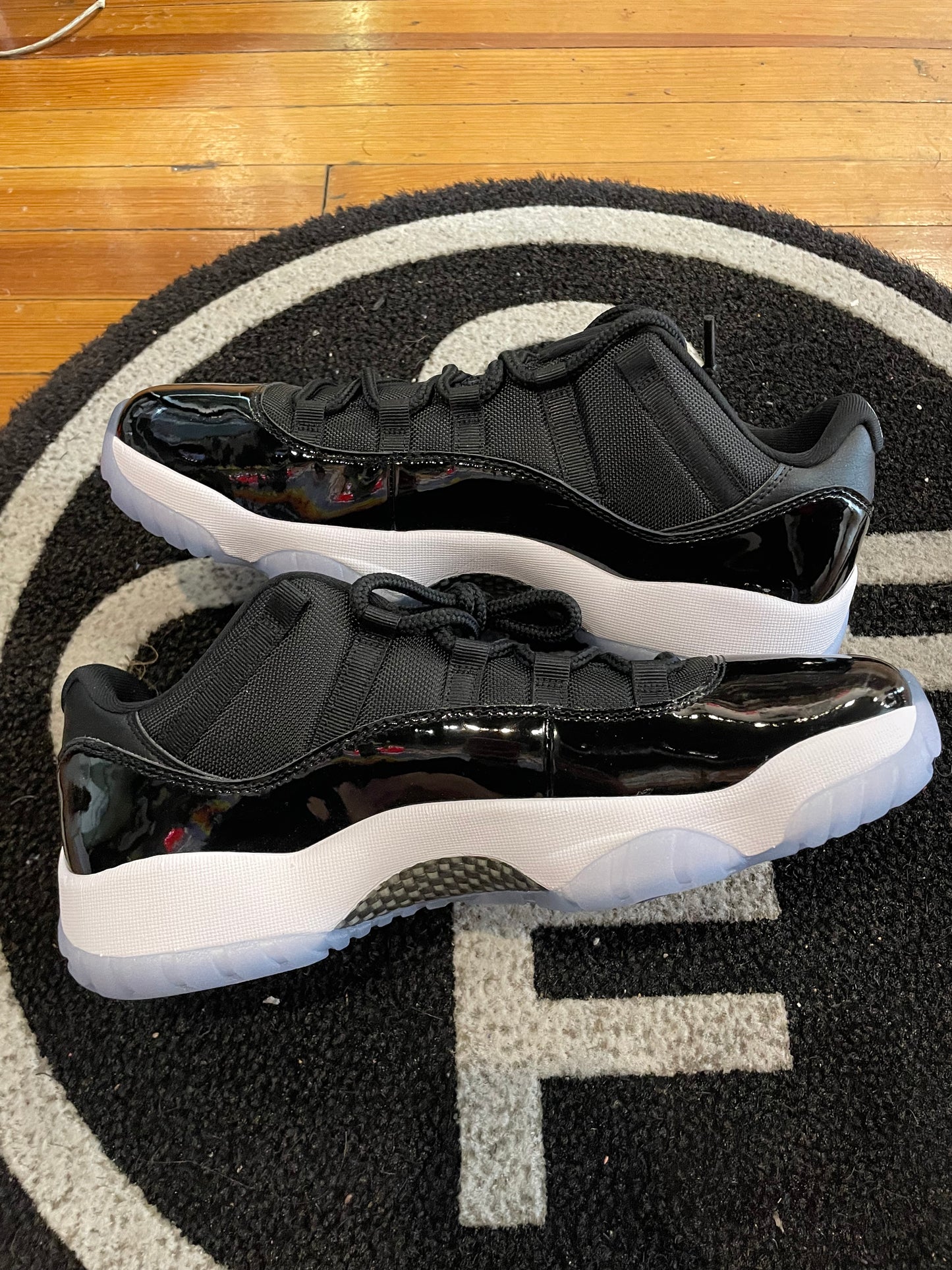 Jordan 11 Low “Space Jam”