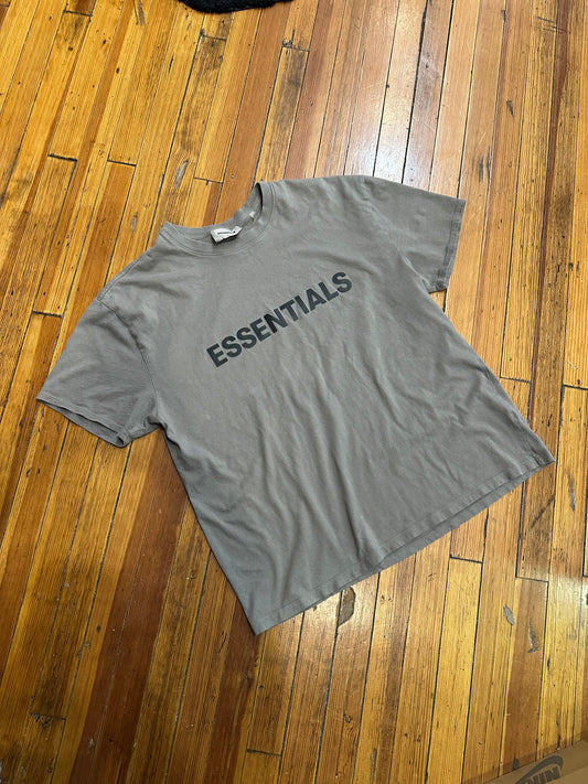 Essentials Tee “Cement Taupe”