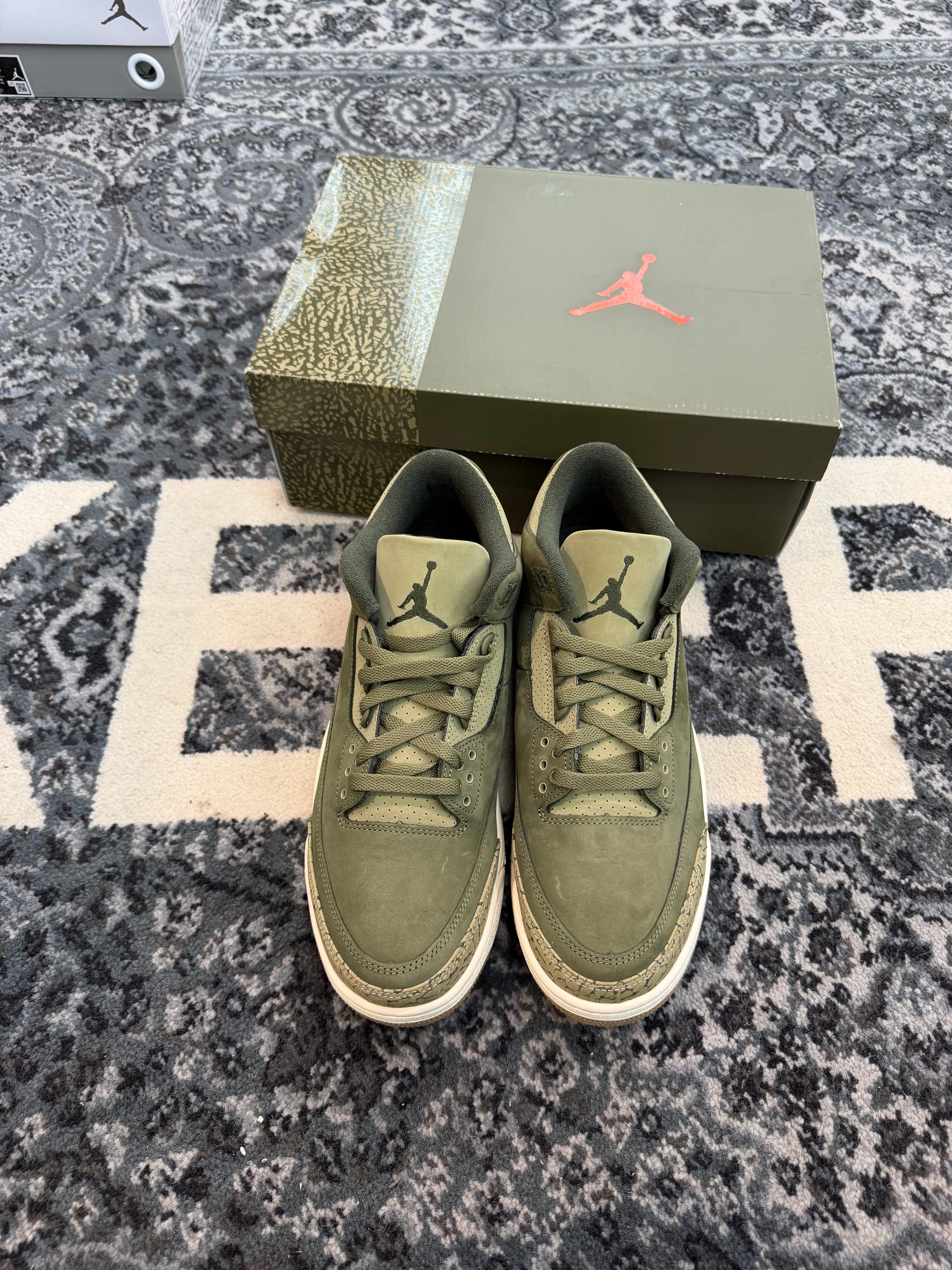 Jordan 3 “Family Affair”