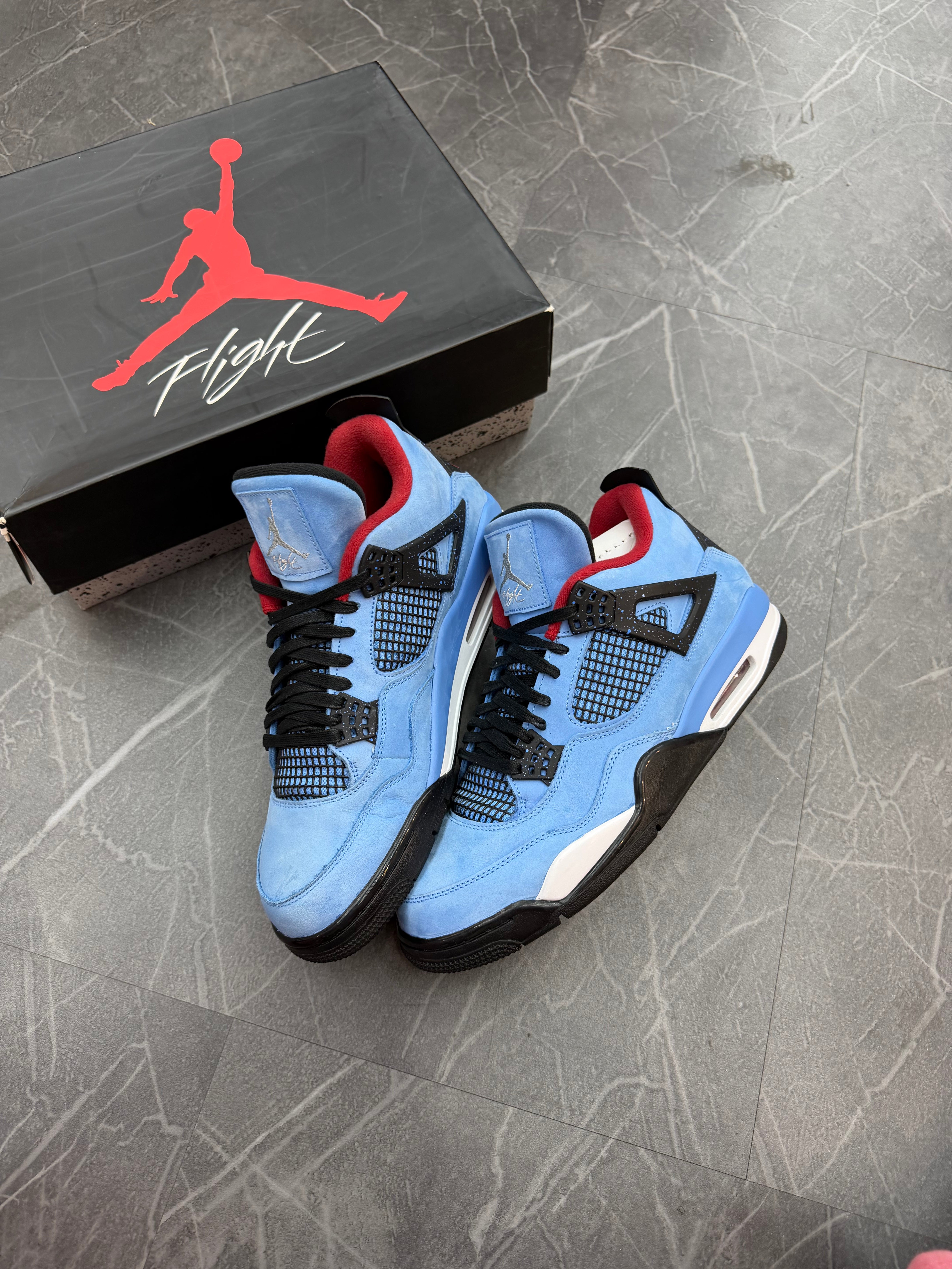 Jordan 4 x Travis Scott “Cactus Jack”