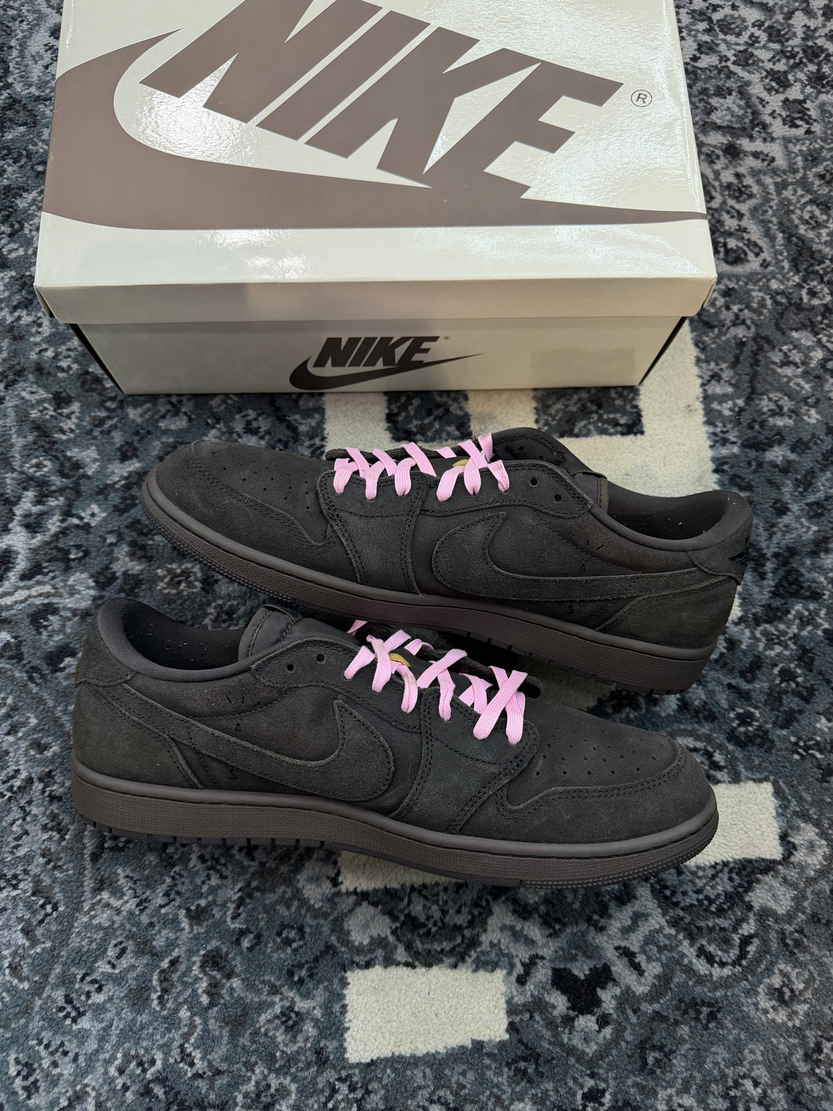Jordan 1 Travis Scott “Velvet Brown”