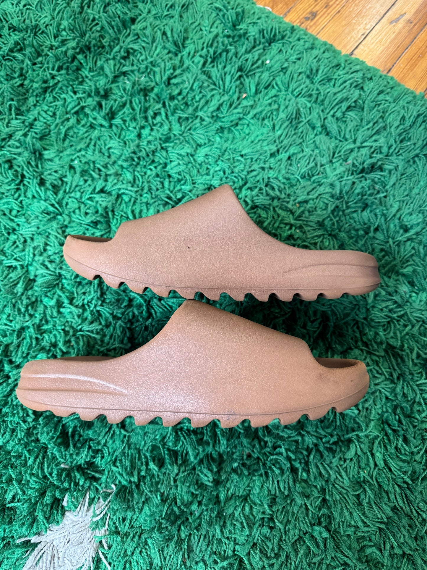 Yeezy Slides “Flax”