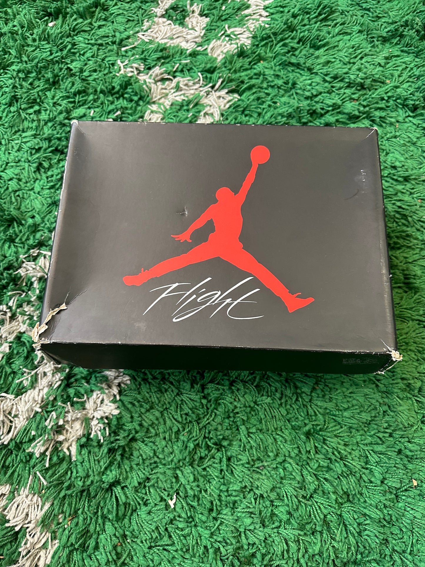 Jordan 4 “Red Thunder”