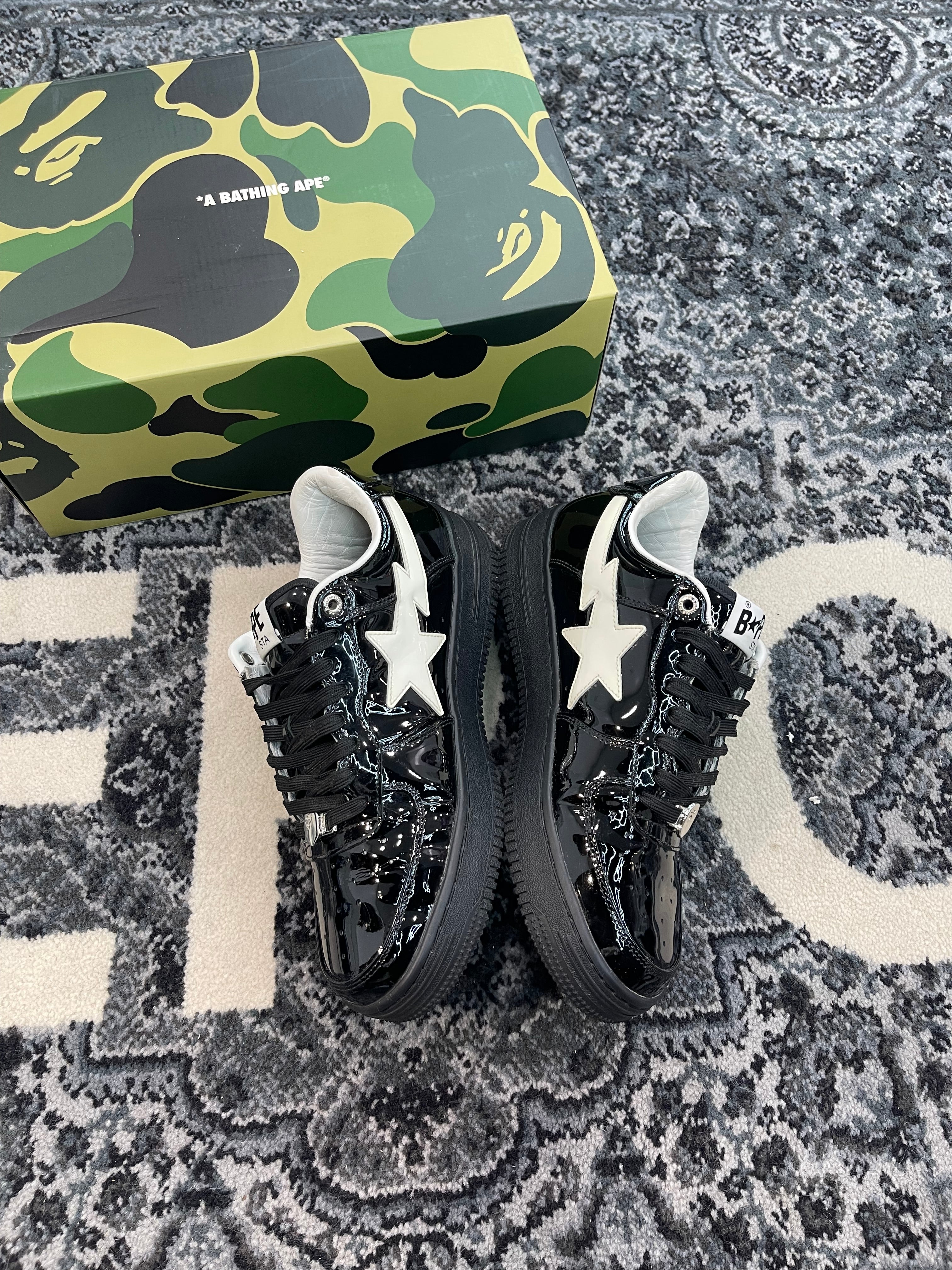 Bapesta “Patent Black”