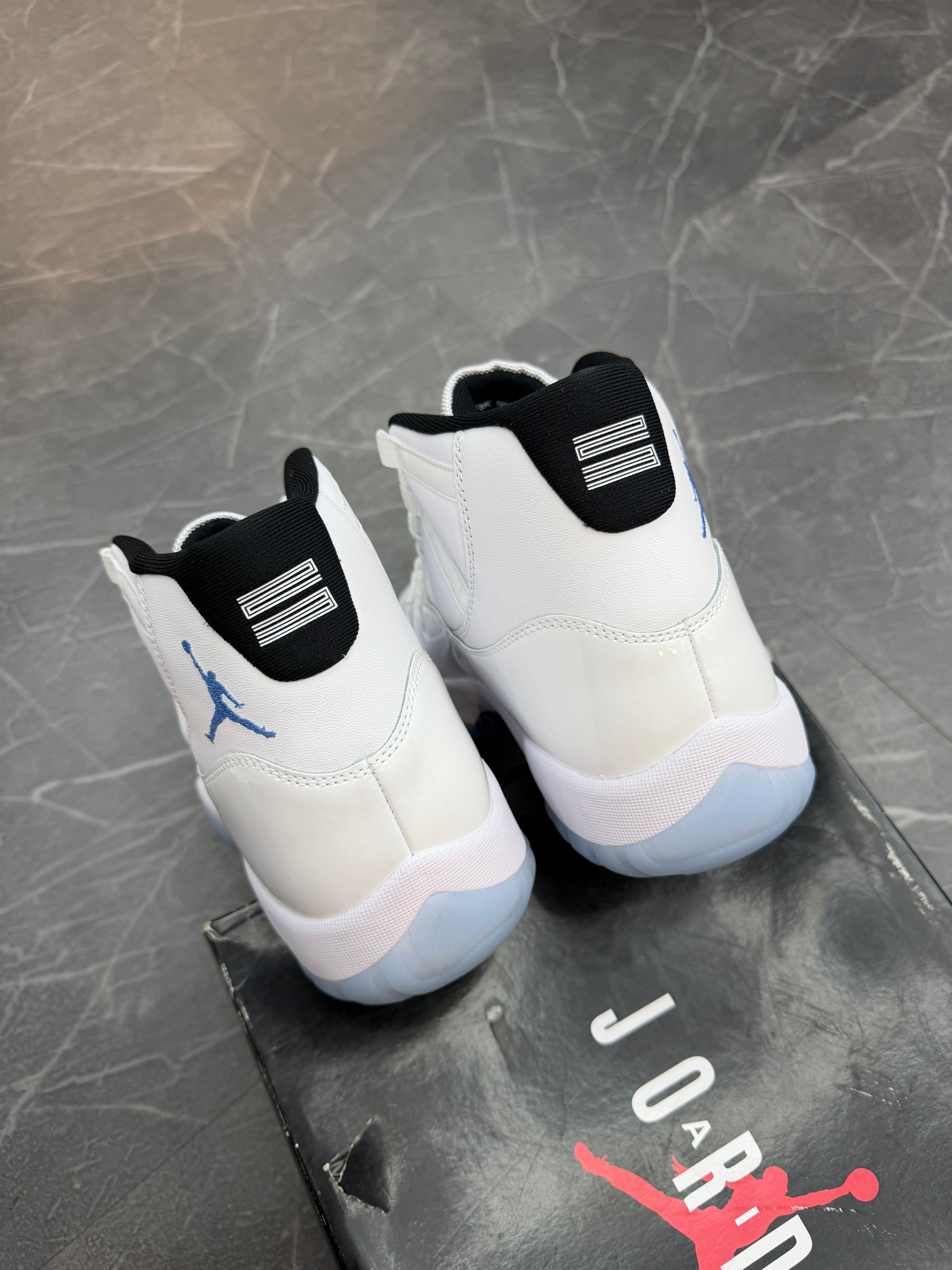 Jordan 11 “Legend Blue”