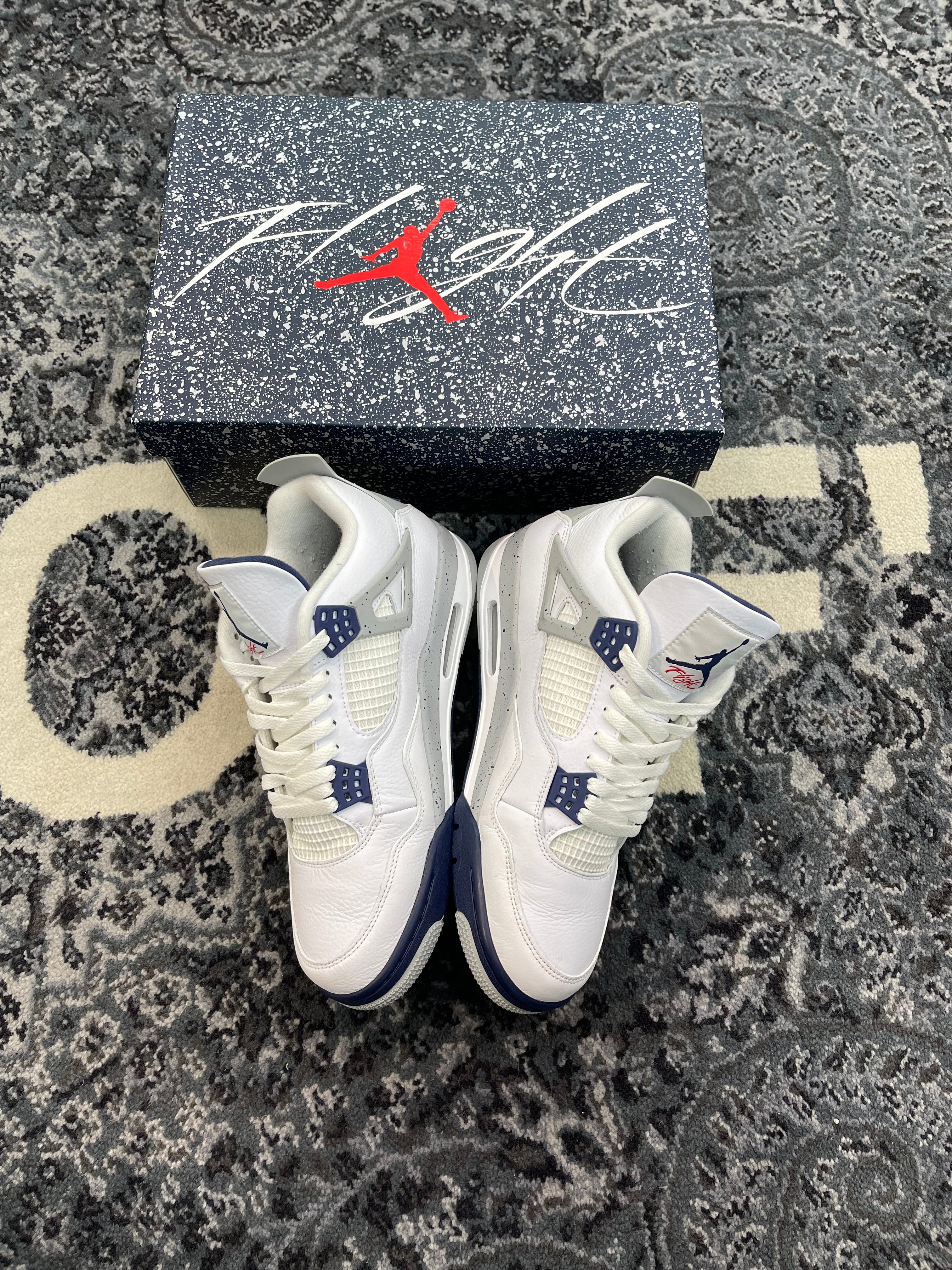 Jordan 4 “Midnight Navy”