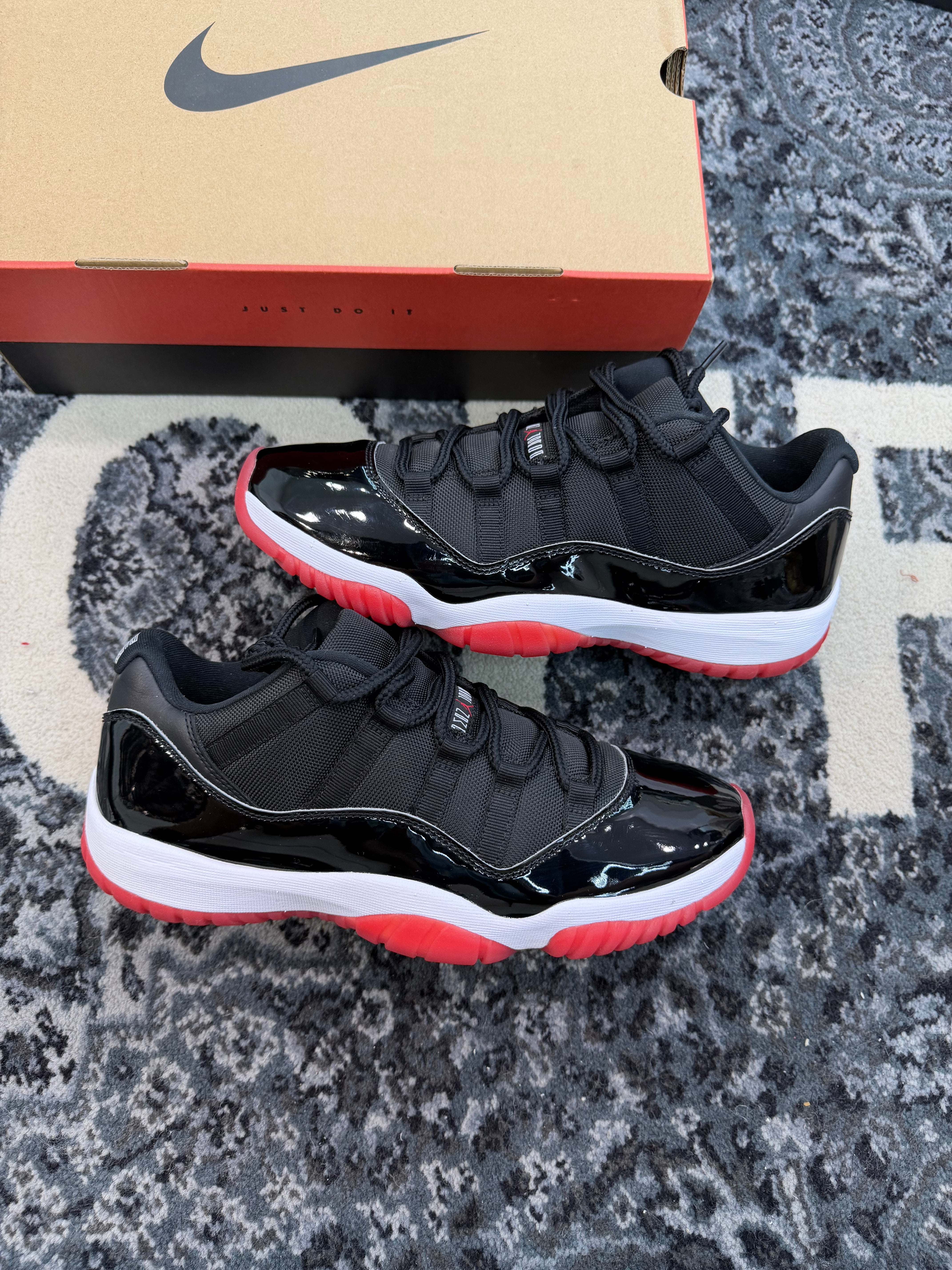 Jordan 11 Low “Bred”