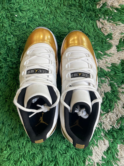Jordan 11 Low “Closing Ceremony”