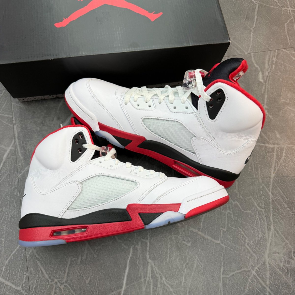 Jordan 5 Retro Fire Red Black Tongue (2025) (Size 12) (VNDS)