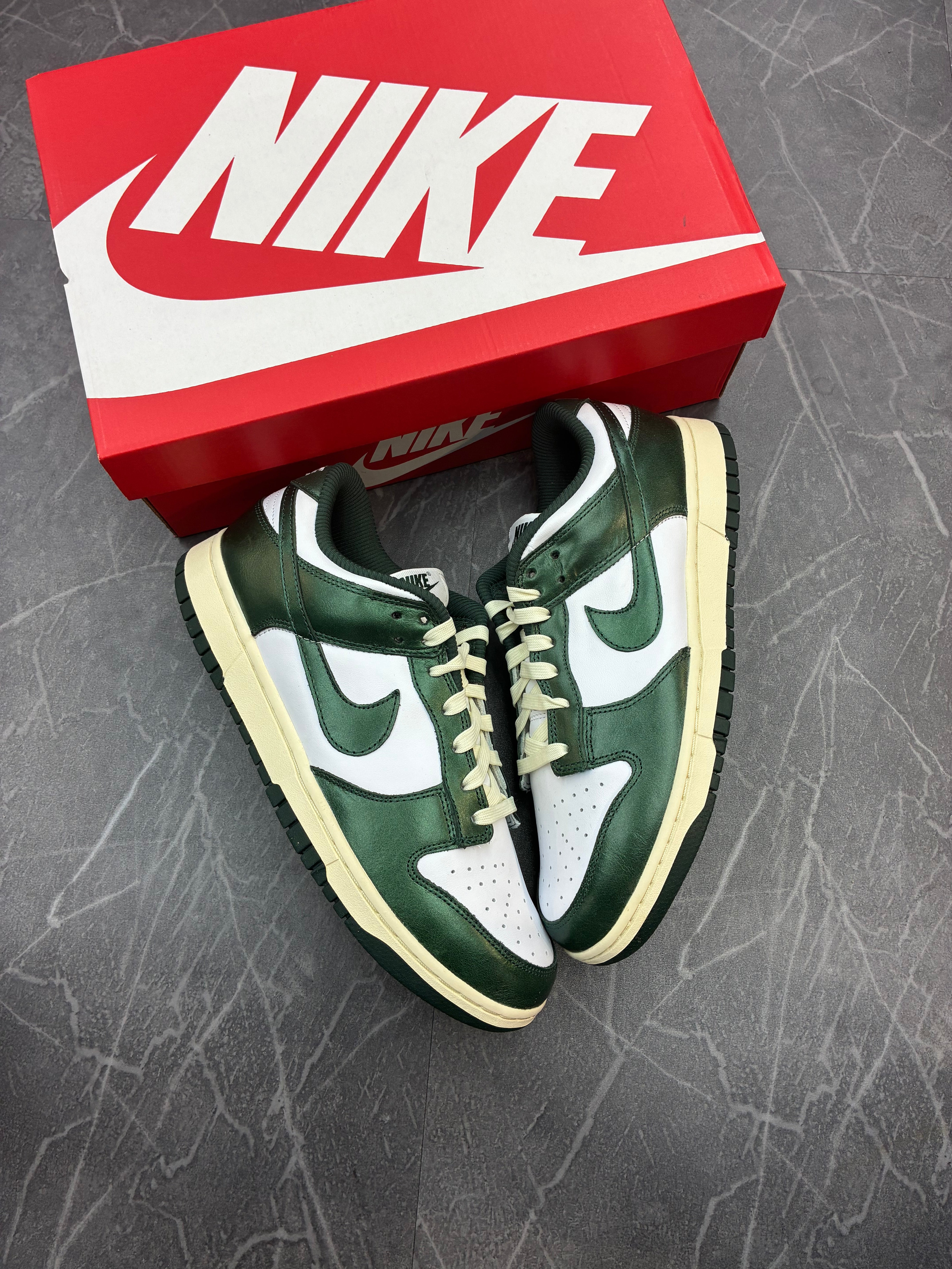 Nike Dunk Low “Vintage Green”