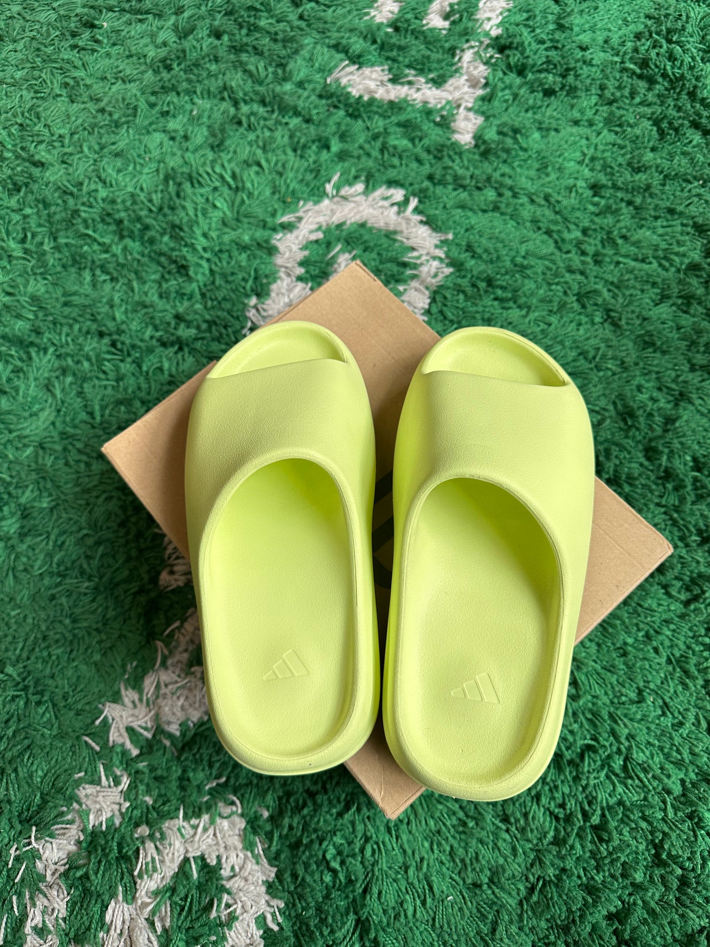 Yeezy Slide “Green Glow”