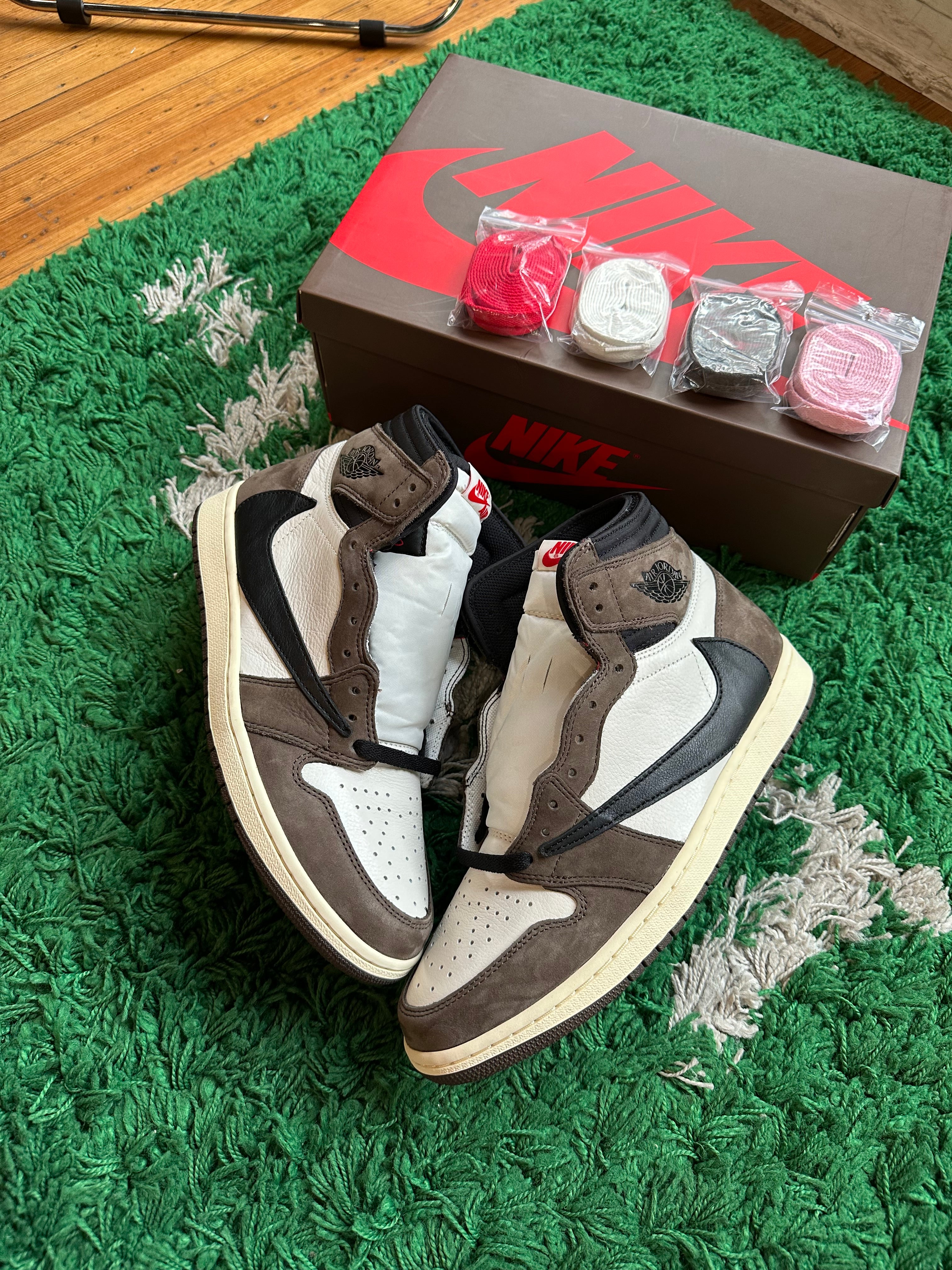 Travis Scott x Jordan 1 High “Mocha”