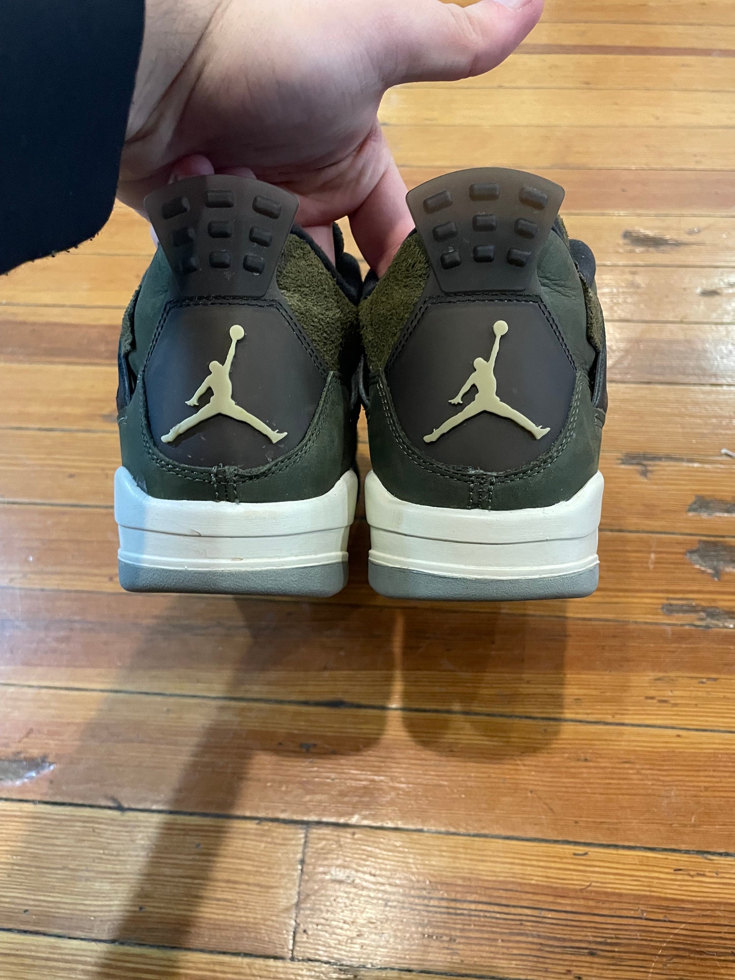 Jordan 4 “Craft Medium Olive”