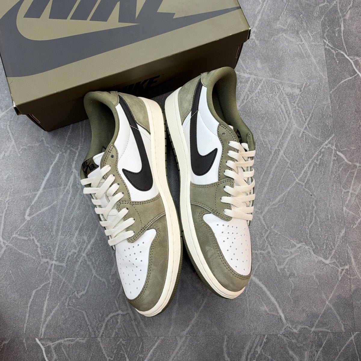 Jordan 1 Retro Low OG Medium Olive (Size 10.5) (VNDS)