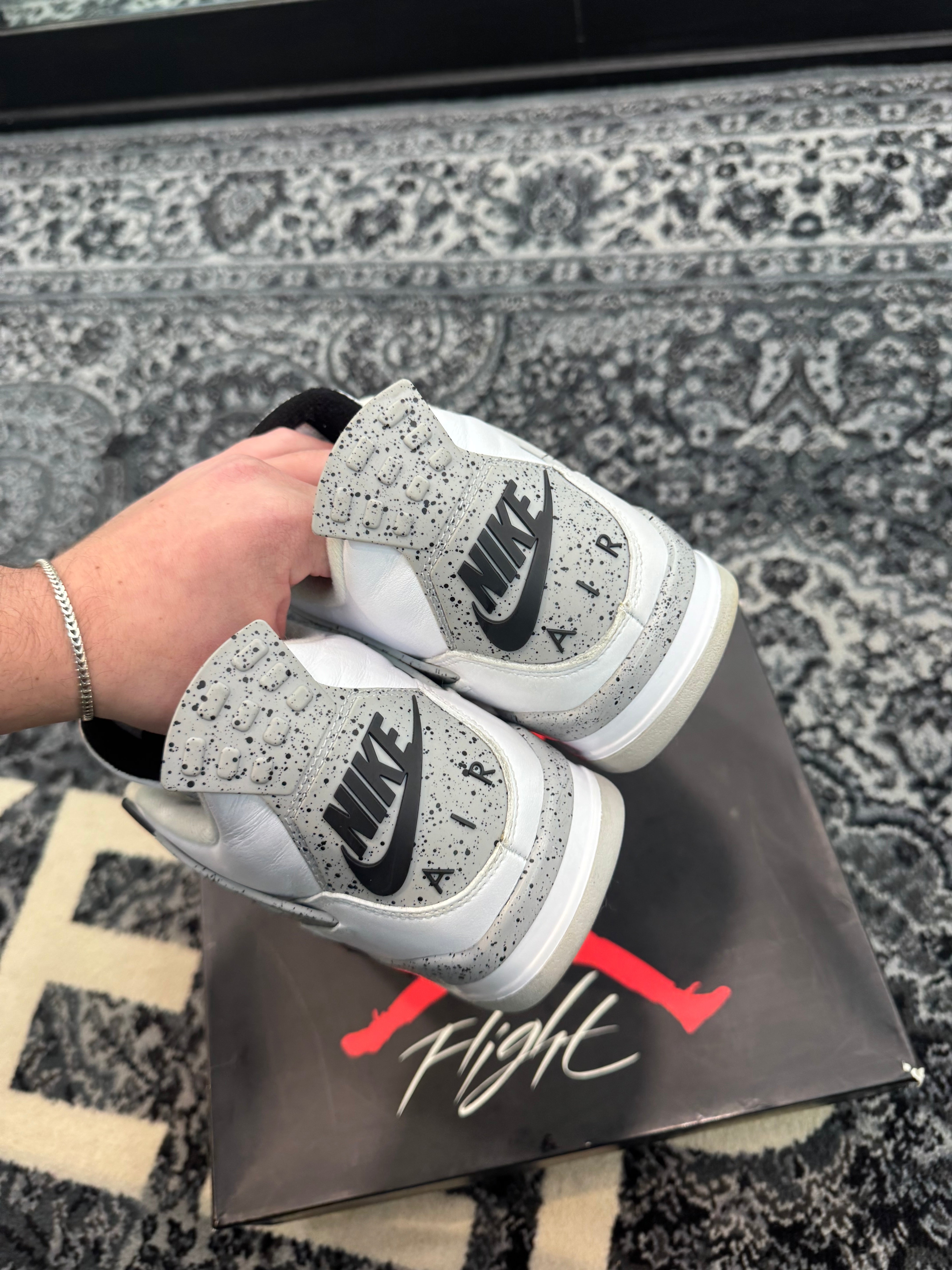 Jordan 4 White Cement (2016)