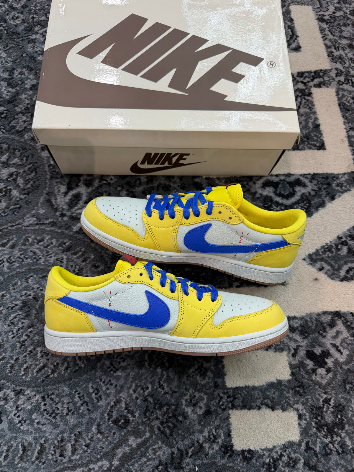 Jordan 1 Low Travis Scott “Canary”