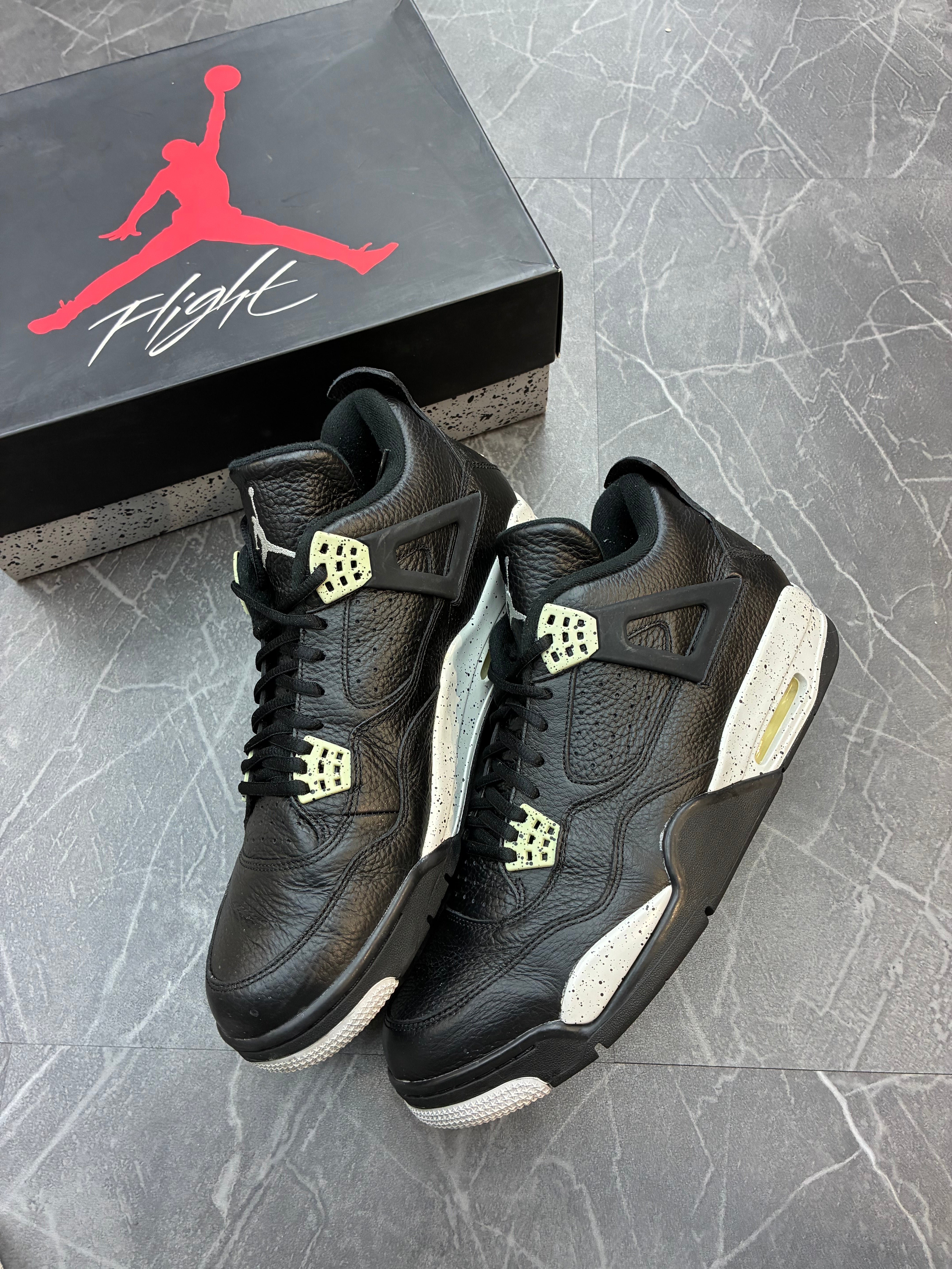 Jordan 4 “Oreo” (2015)