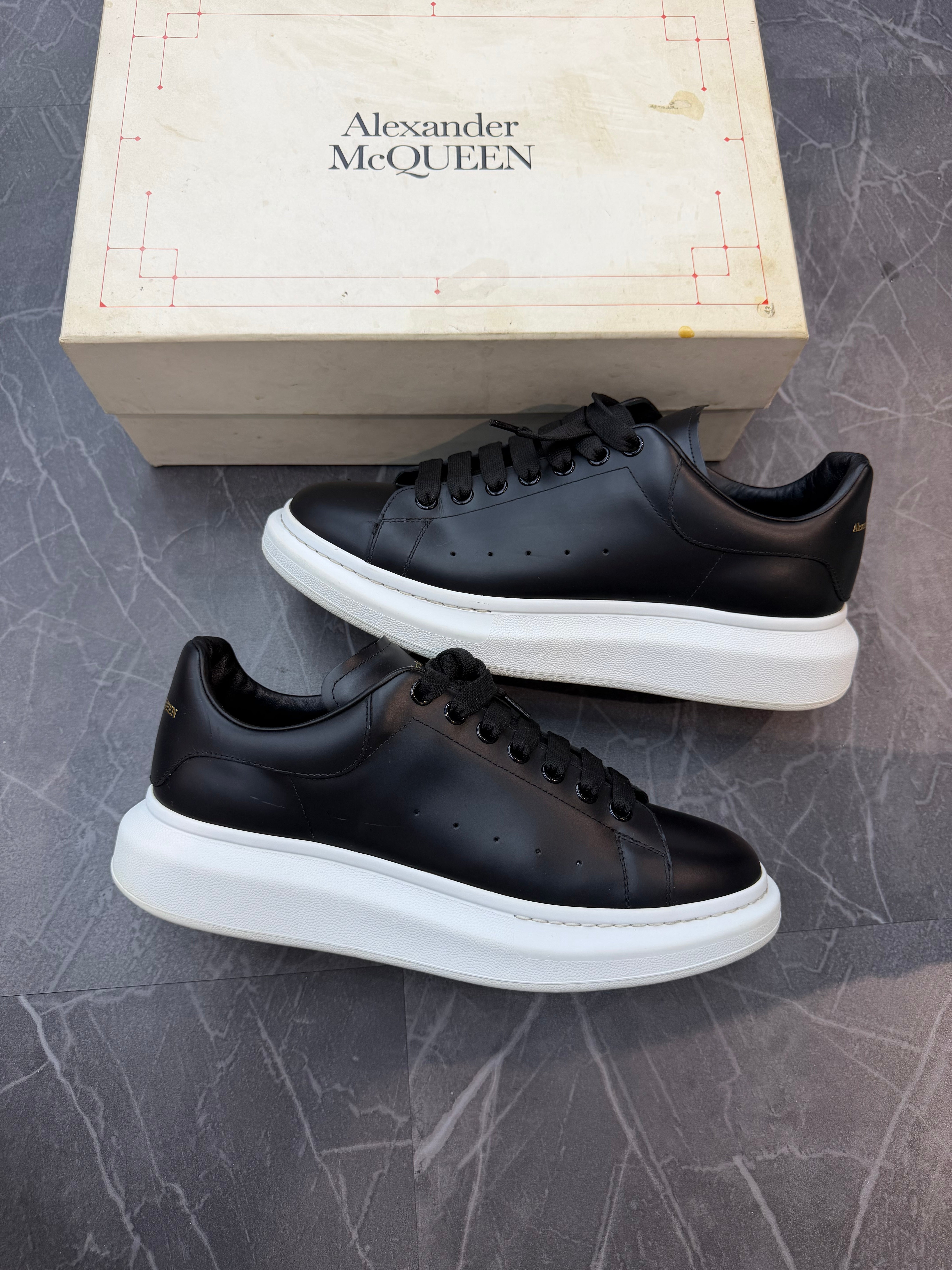 Alexander Mcqueen Low “Black White”