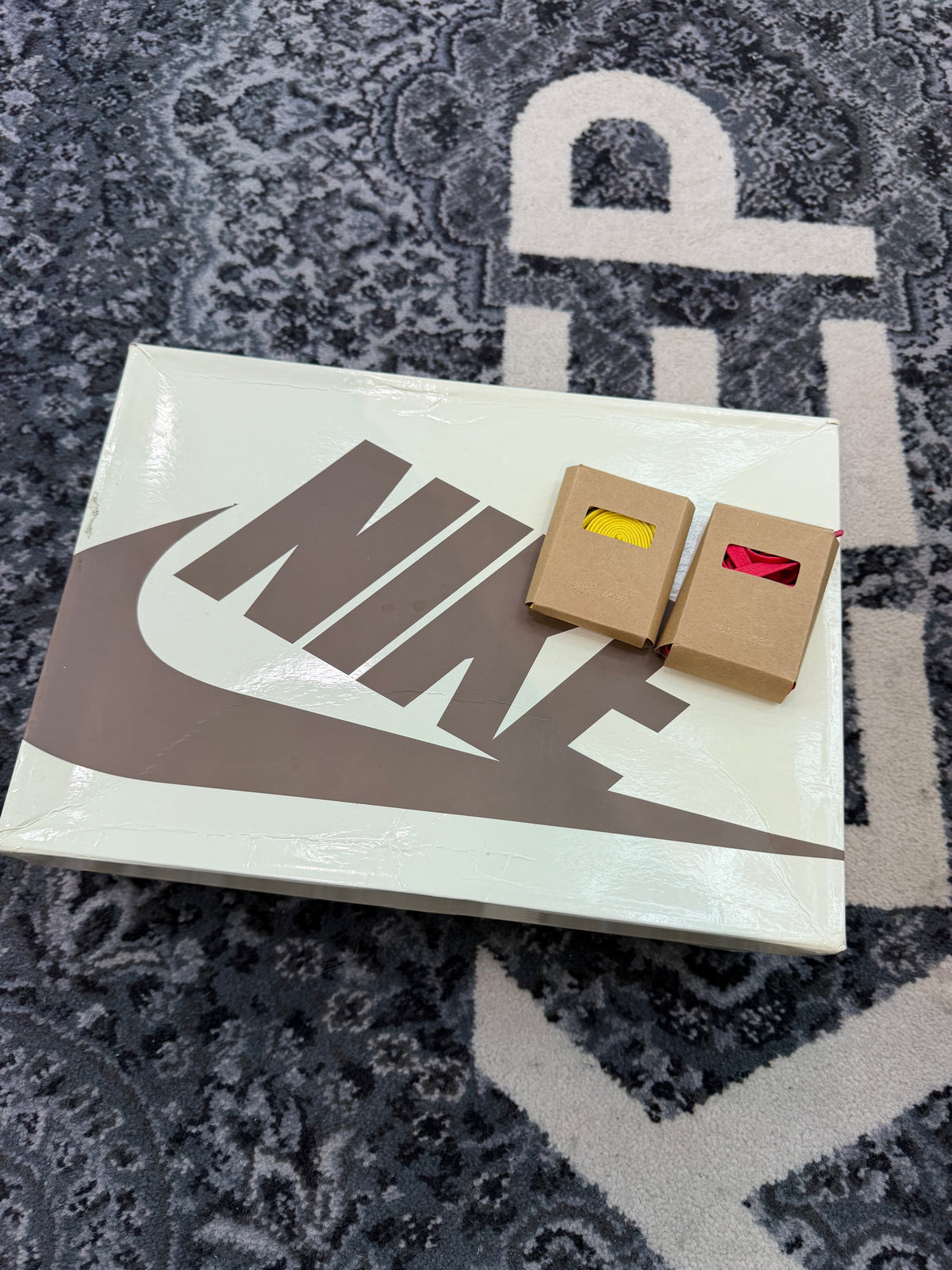 Jordan 1 Low Travis Scott “Canary”