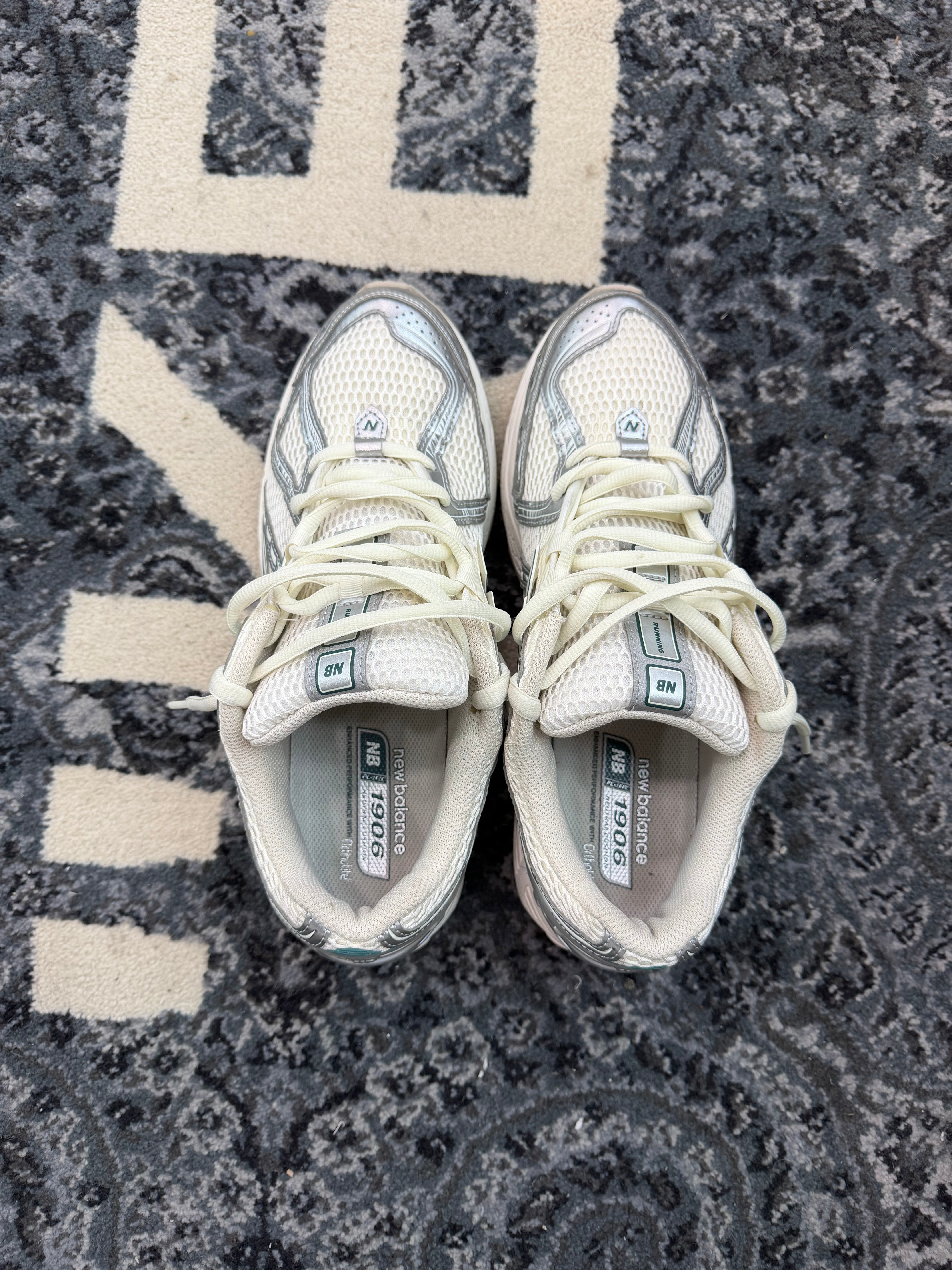 New Balance 1906R “Silver Metallic Sea Salt”