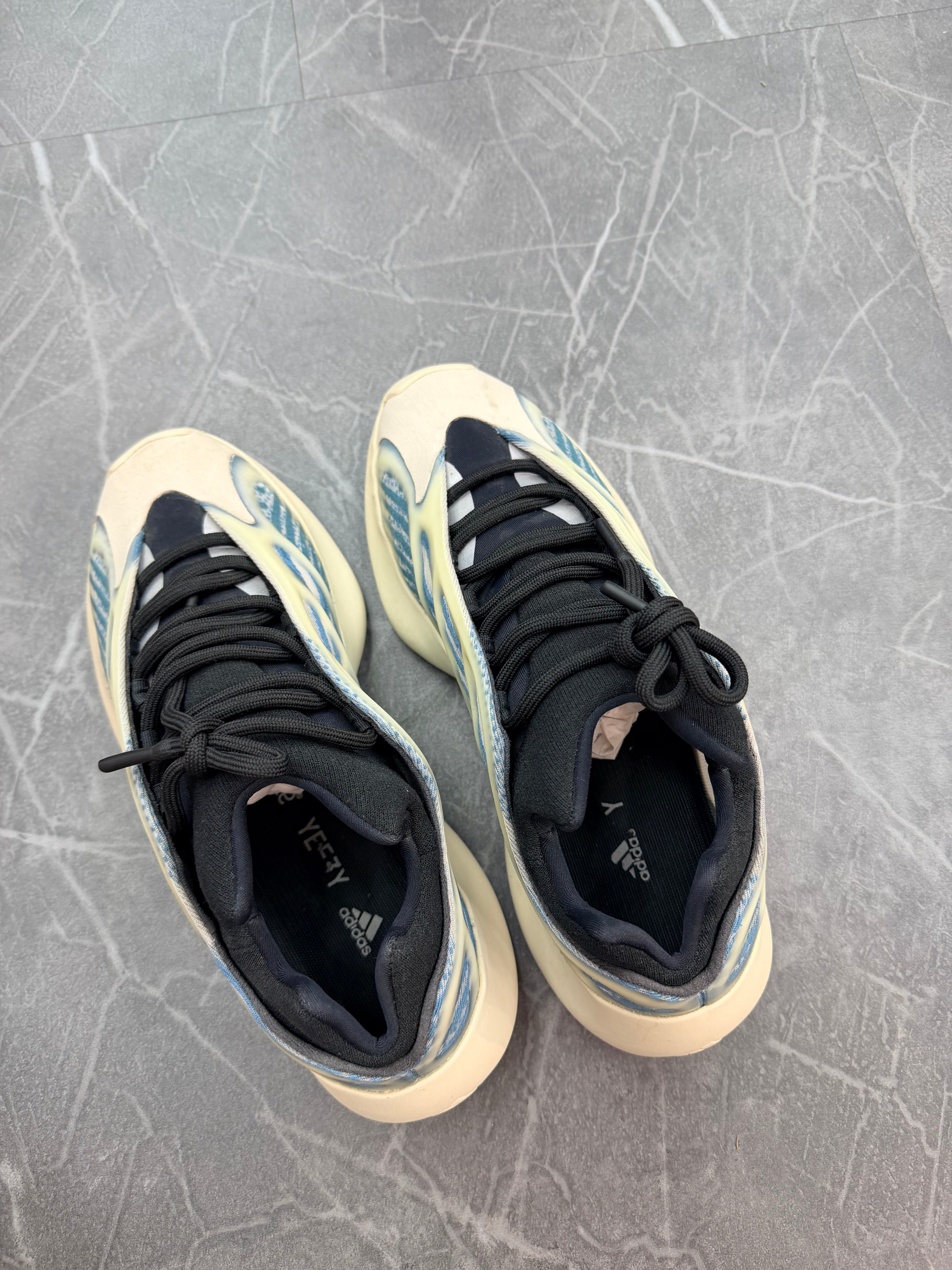 Yeezy Boost 700 “Kyanite”