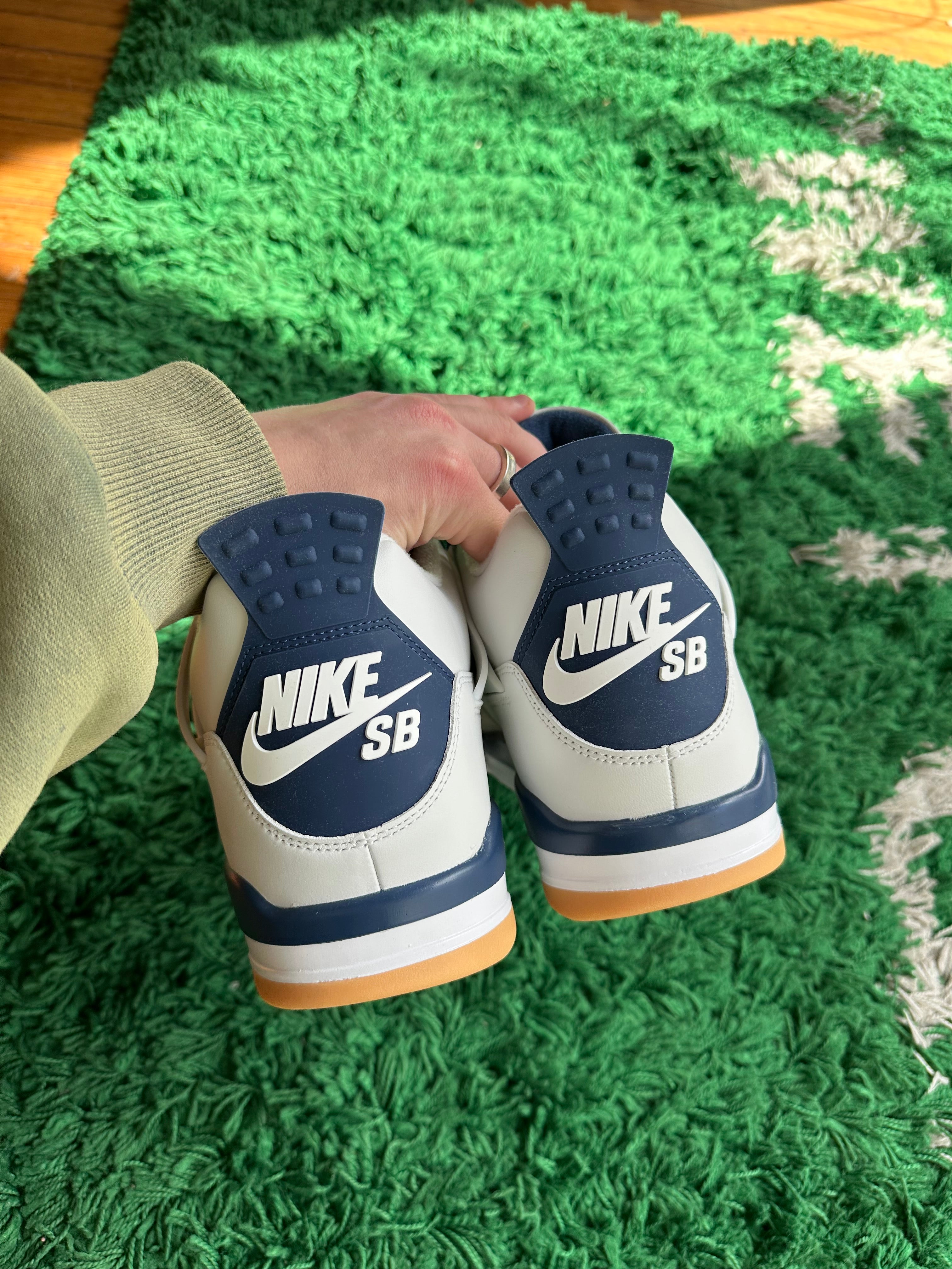 Jordan 4 x SB “Navy”