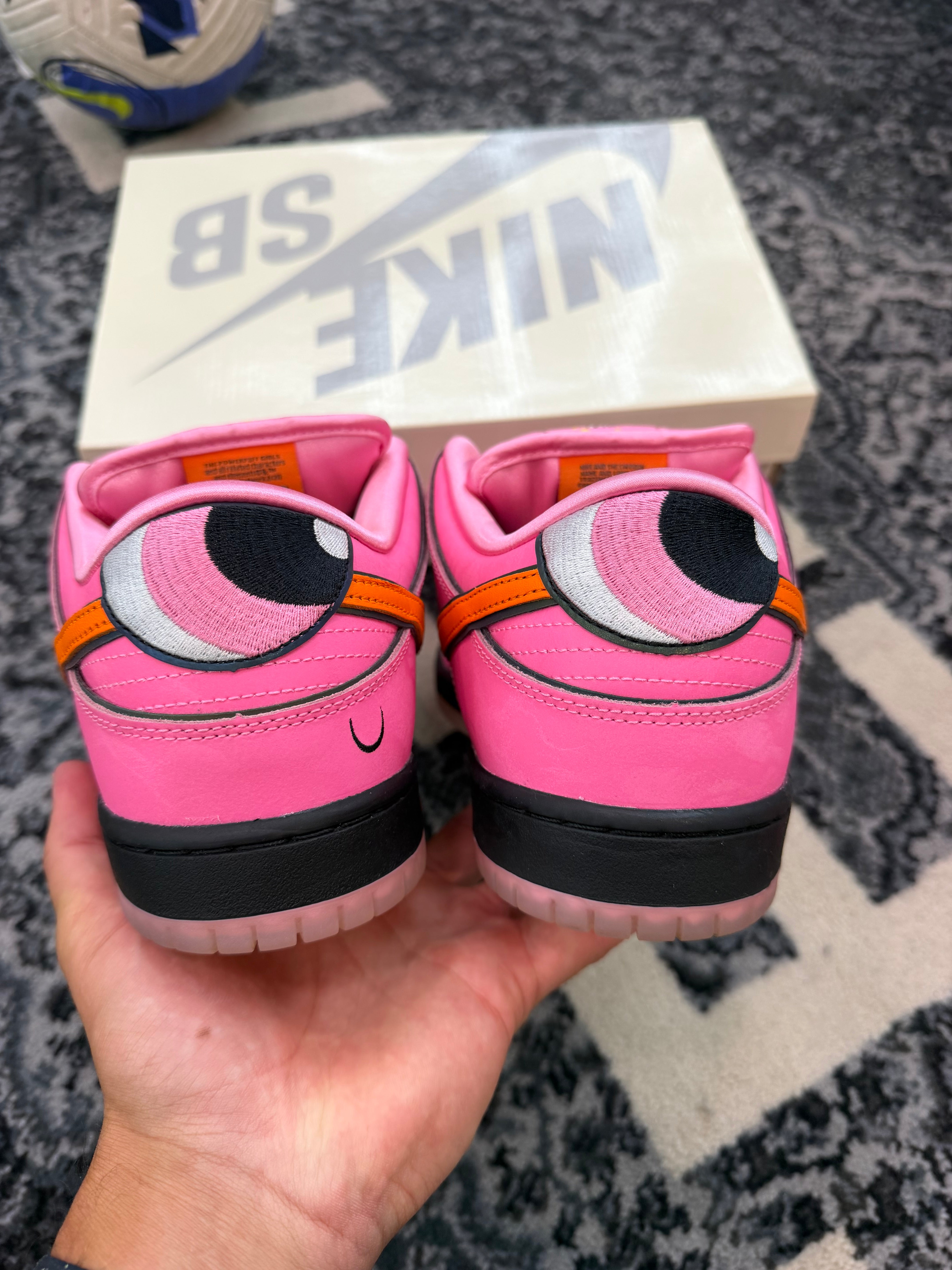 Nike Dunk Low SB Powerpuff “Blossom”