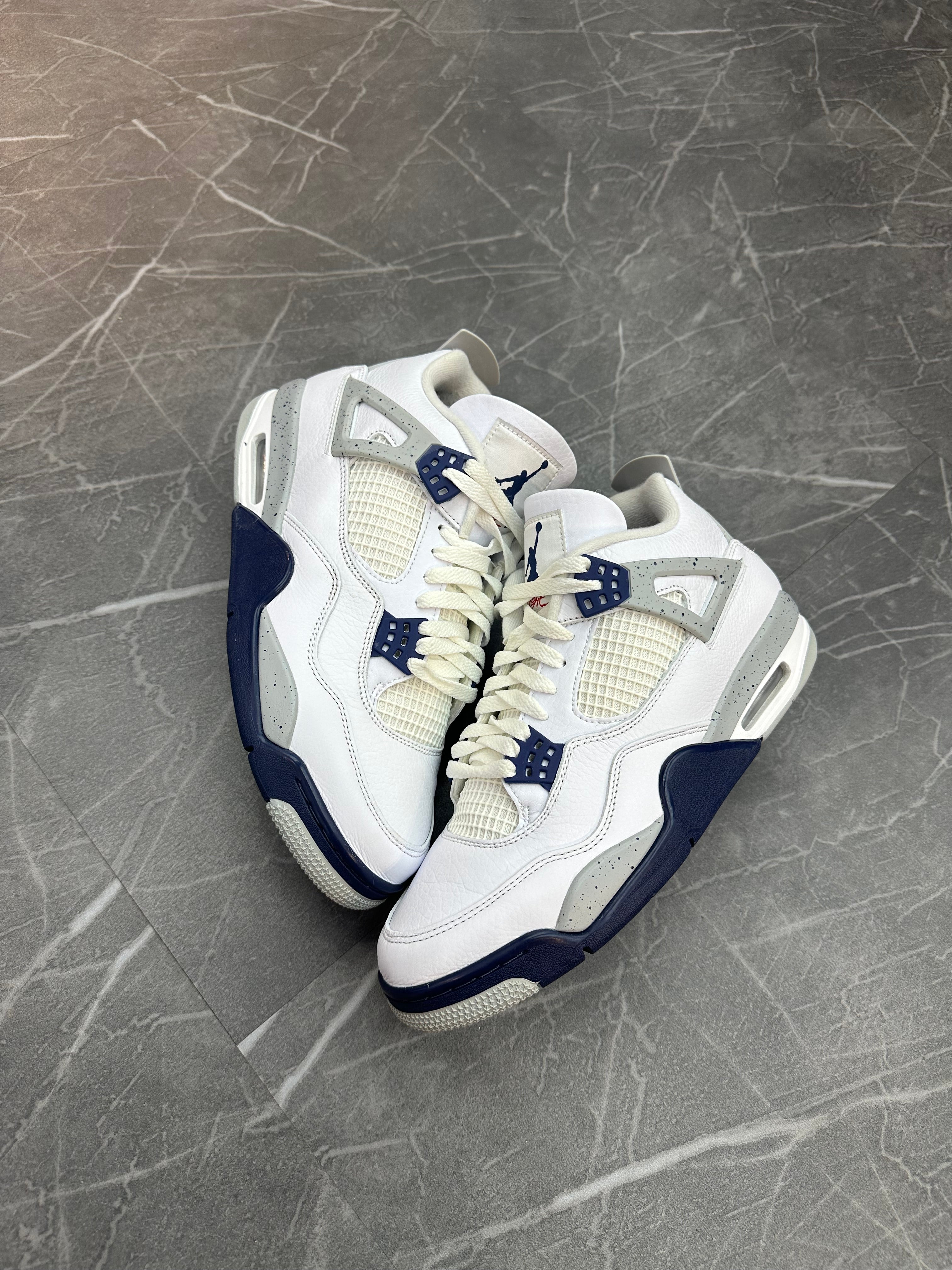 Jordan 4 “Midnight Navy”