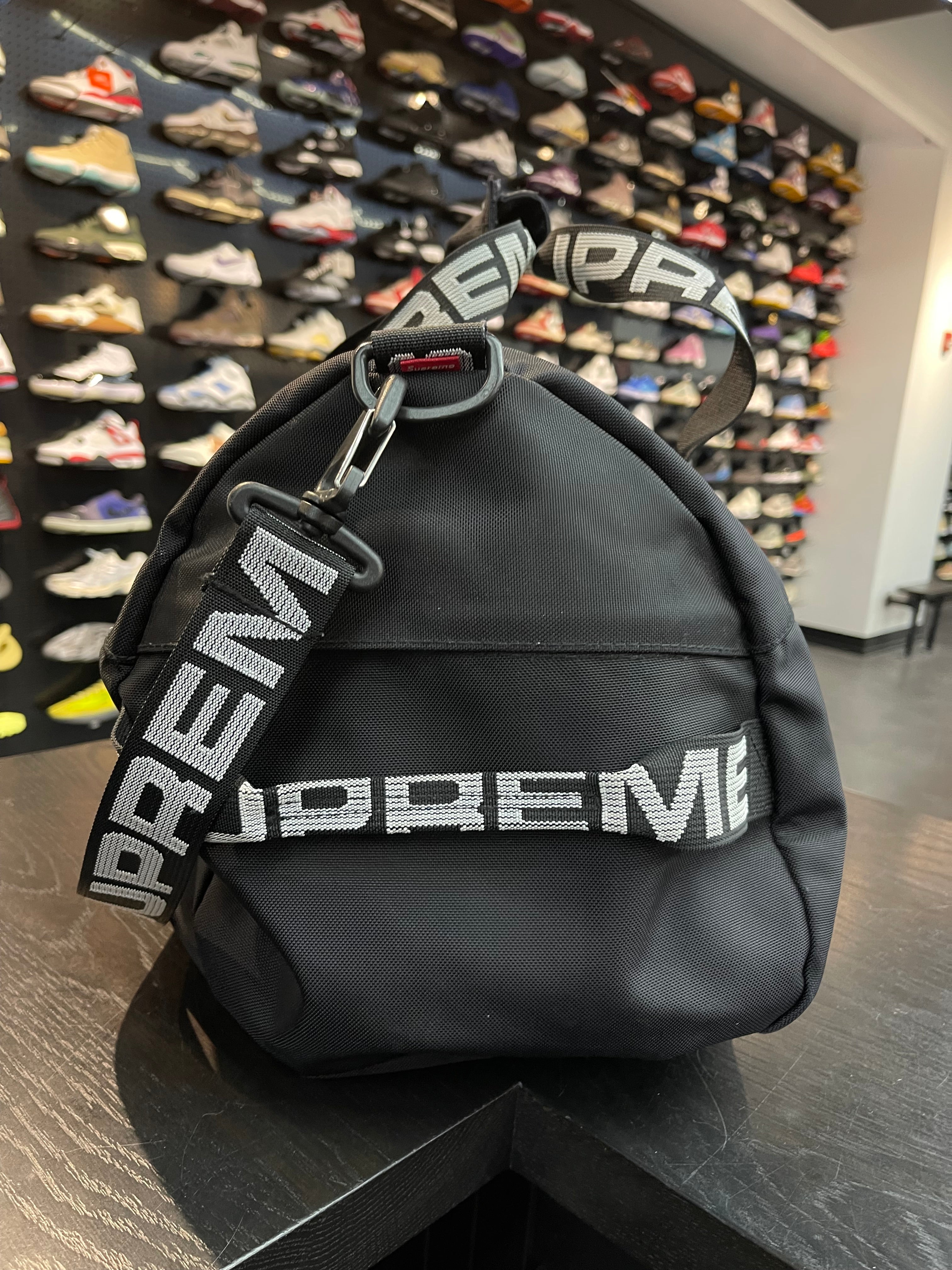 Supreme SS18 Large Duffle Bag “Black”