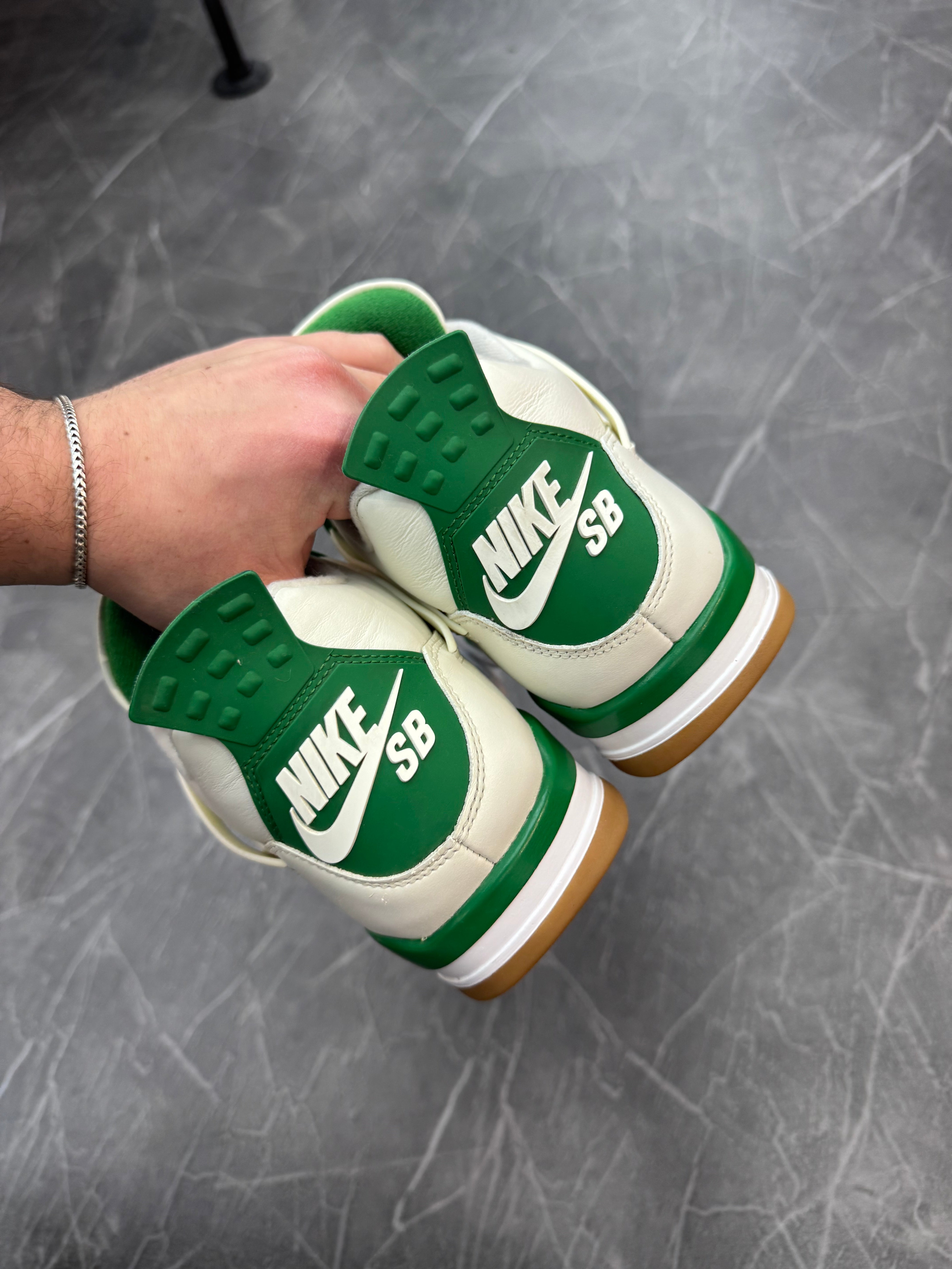 Jordan 4 SB Pine Green