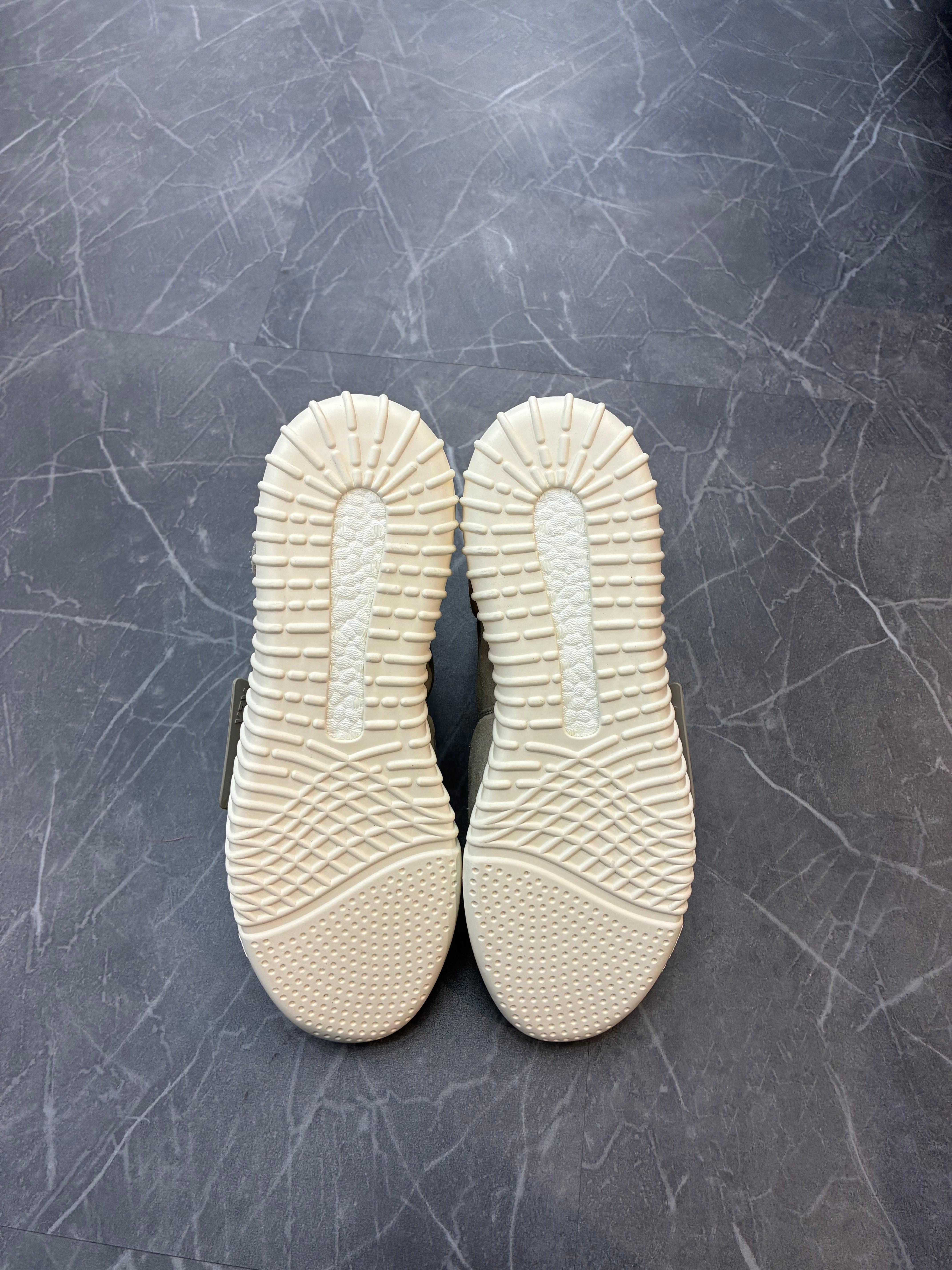 Yeezy 750 “OG Light Brown”