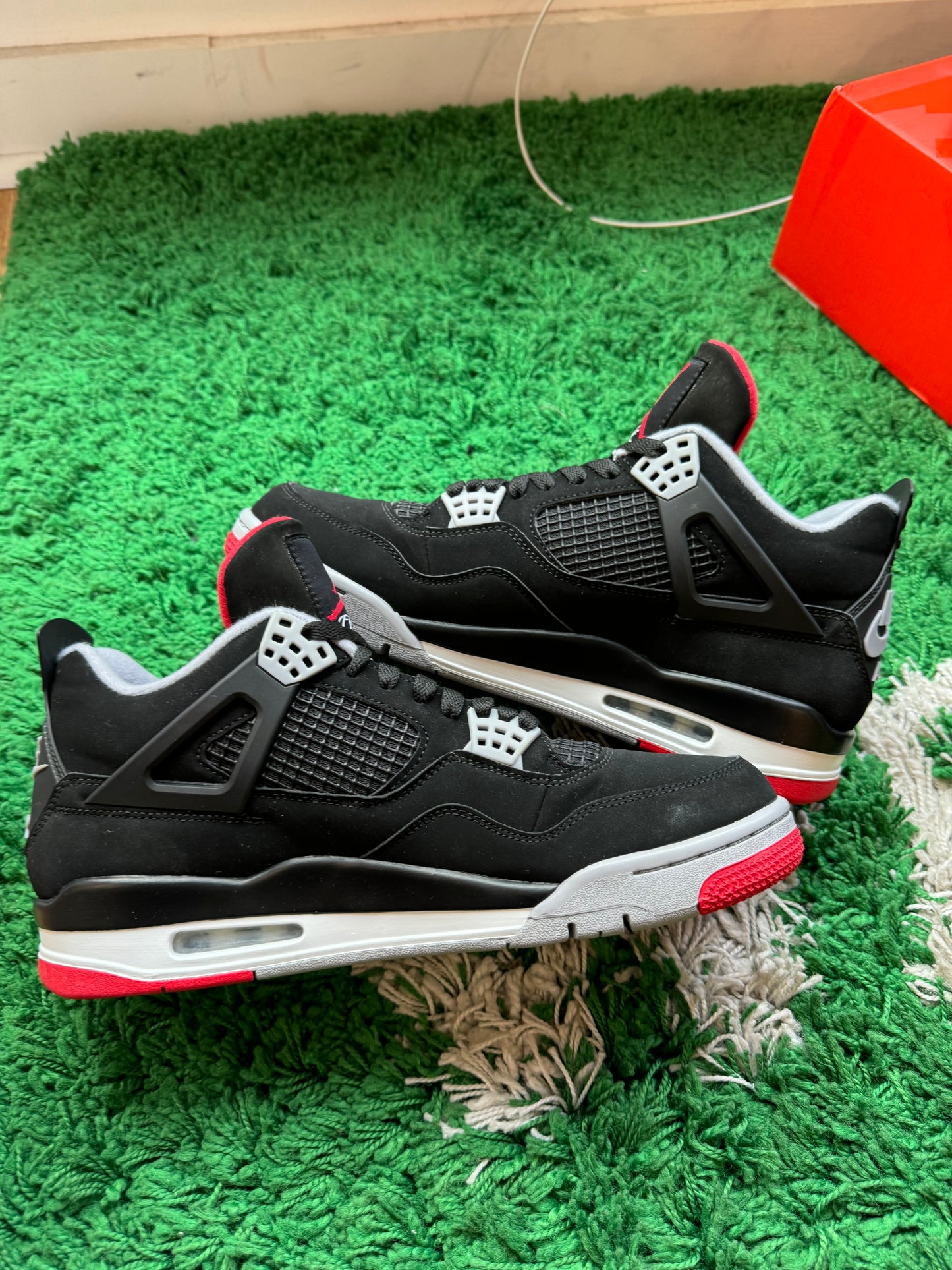 Jordan 4 “Bred”