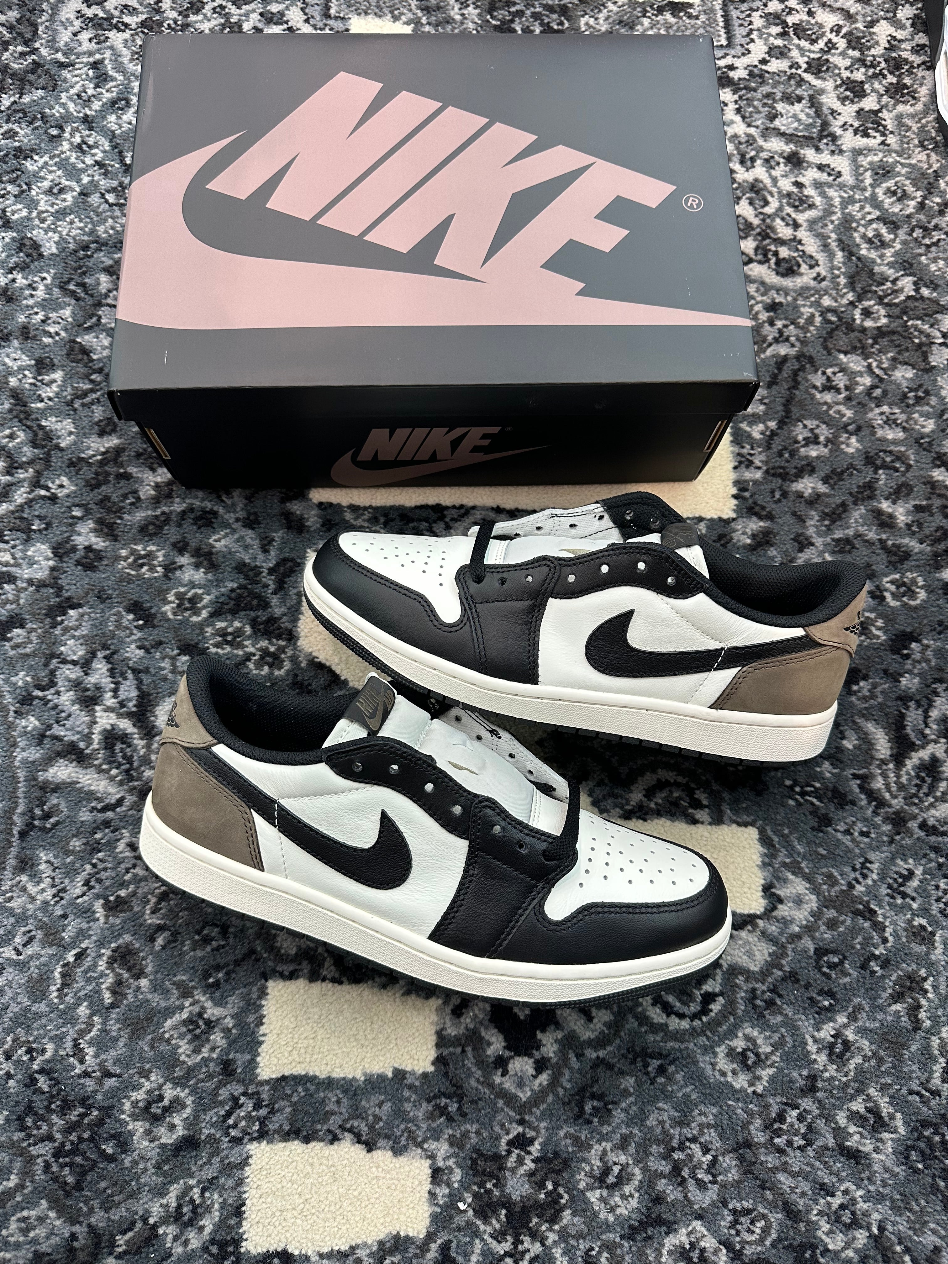 Jordan 1 Low “Mocha”