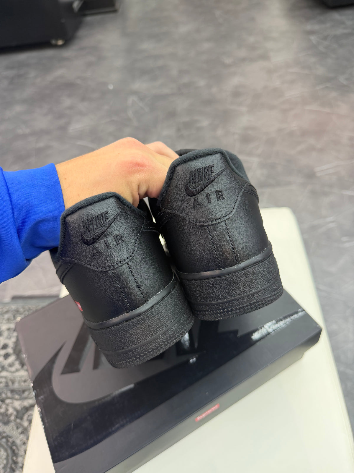 Nike Air Force 1 Low Supreme Black
