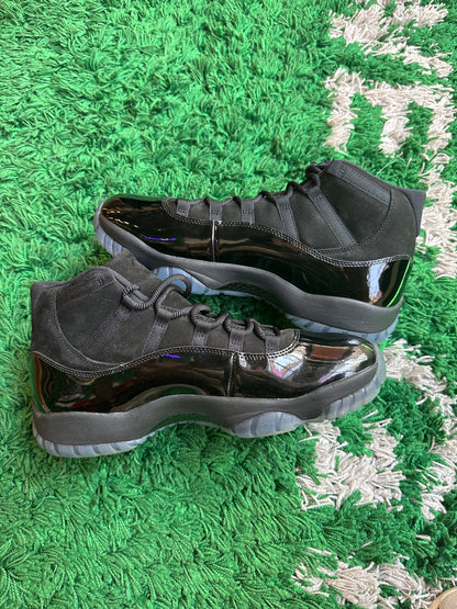 Jordan 11 “Cap And Gown”