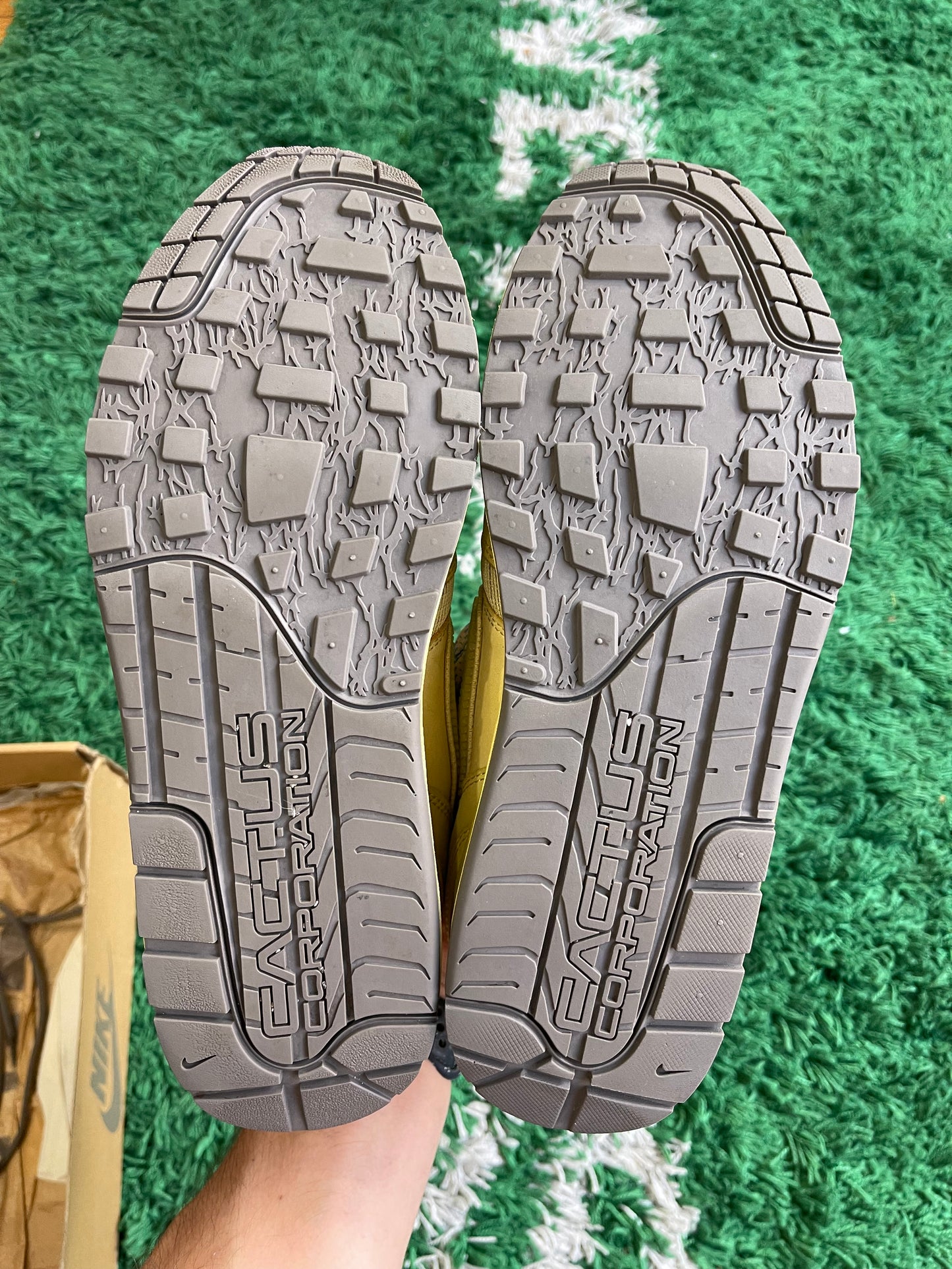 Nike Air Max 1 x Travis Scott “Saturn”