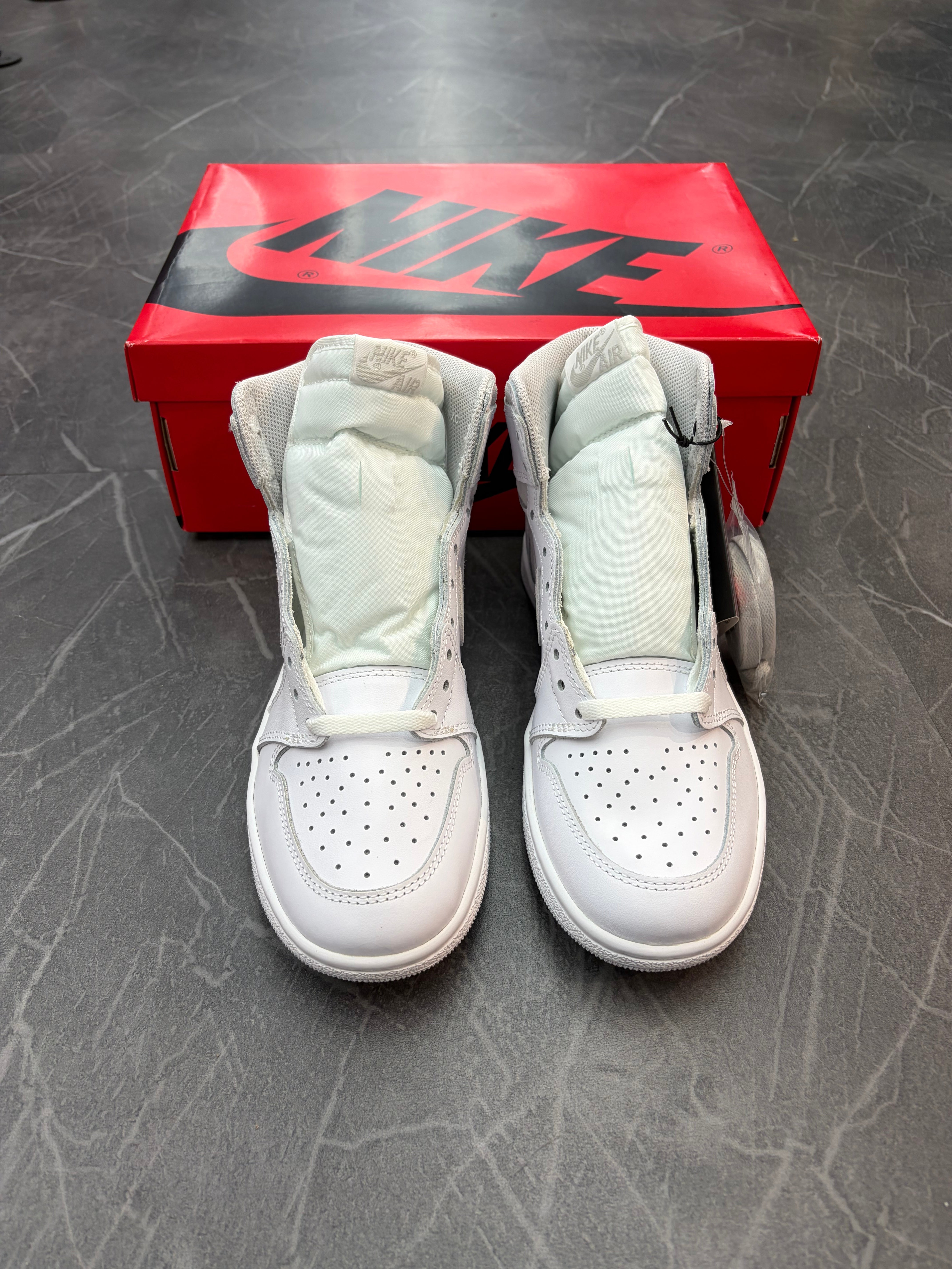 Jordan 1 High “Neutral Grey 85”