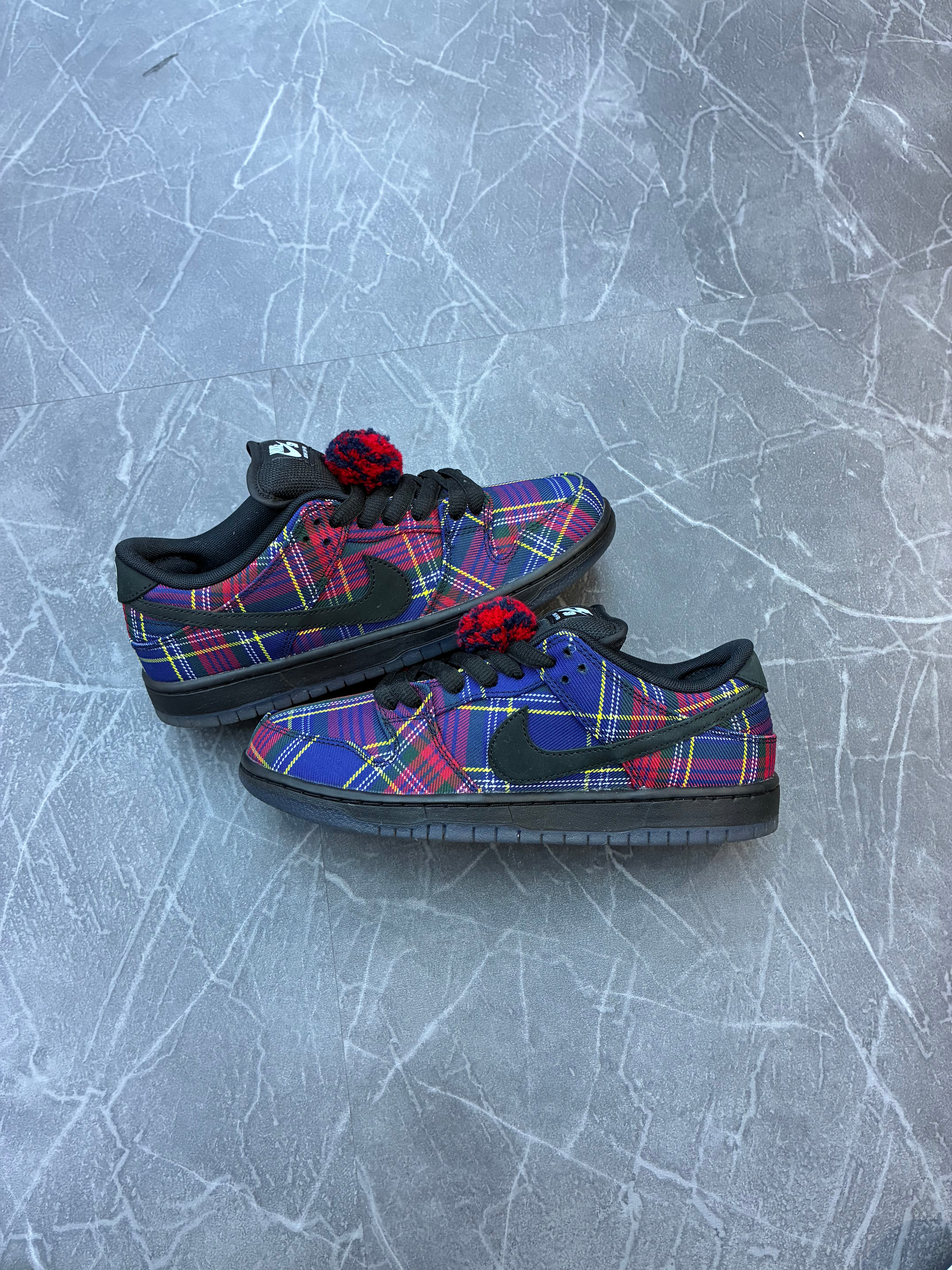 Nike Dunks SB “Nardwuar”