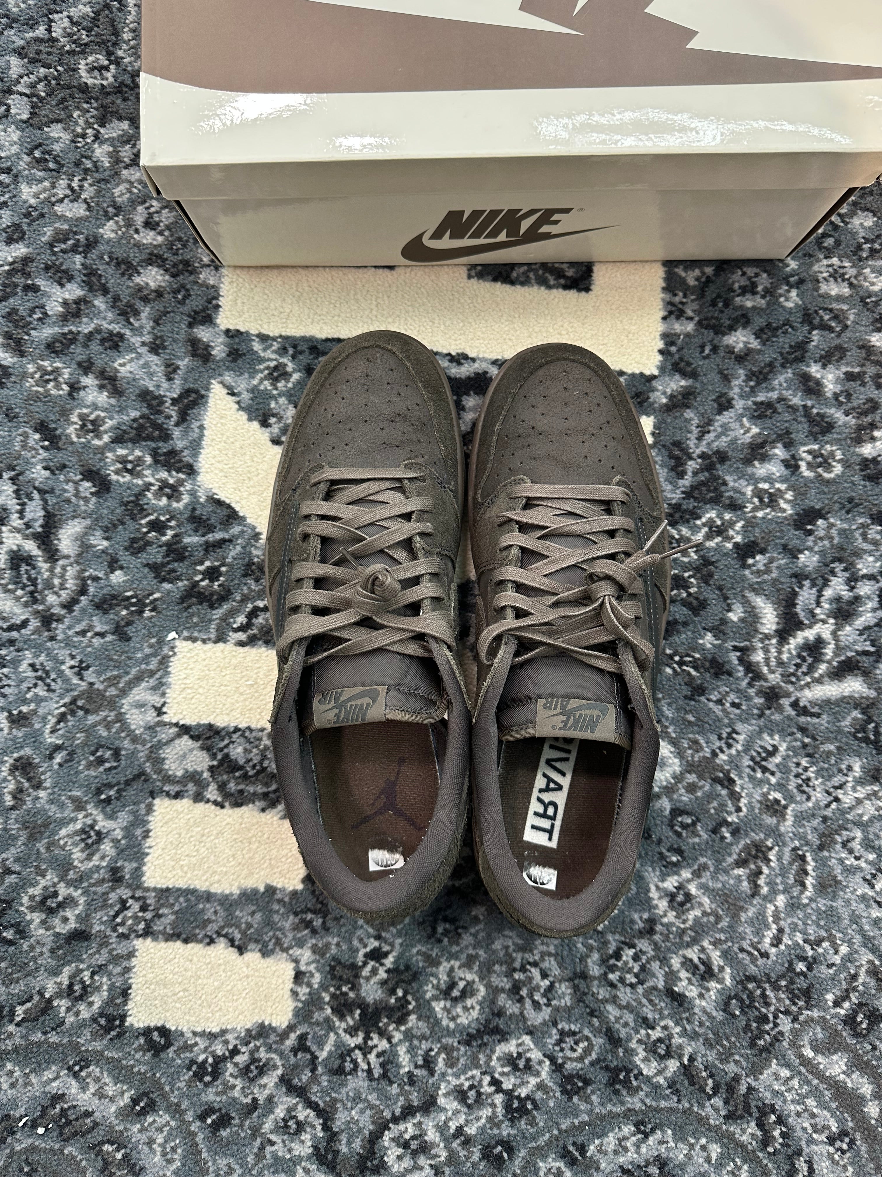 Jordan 1 Low Travis Scott “Velvet Brown”