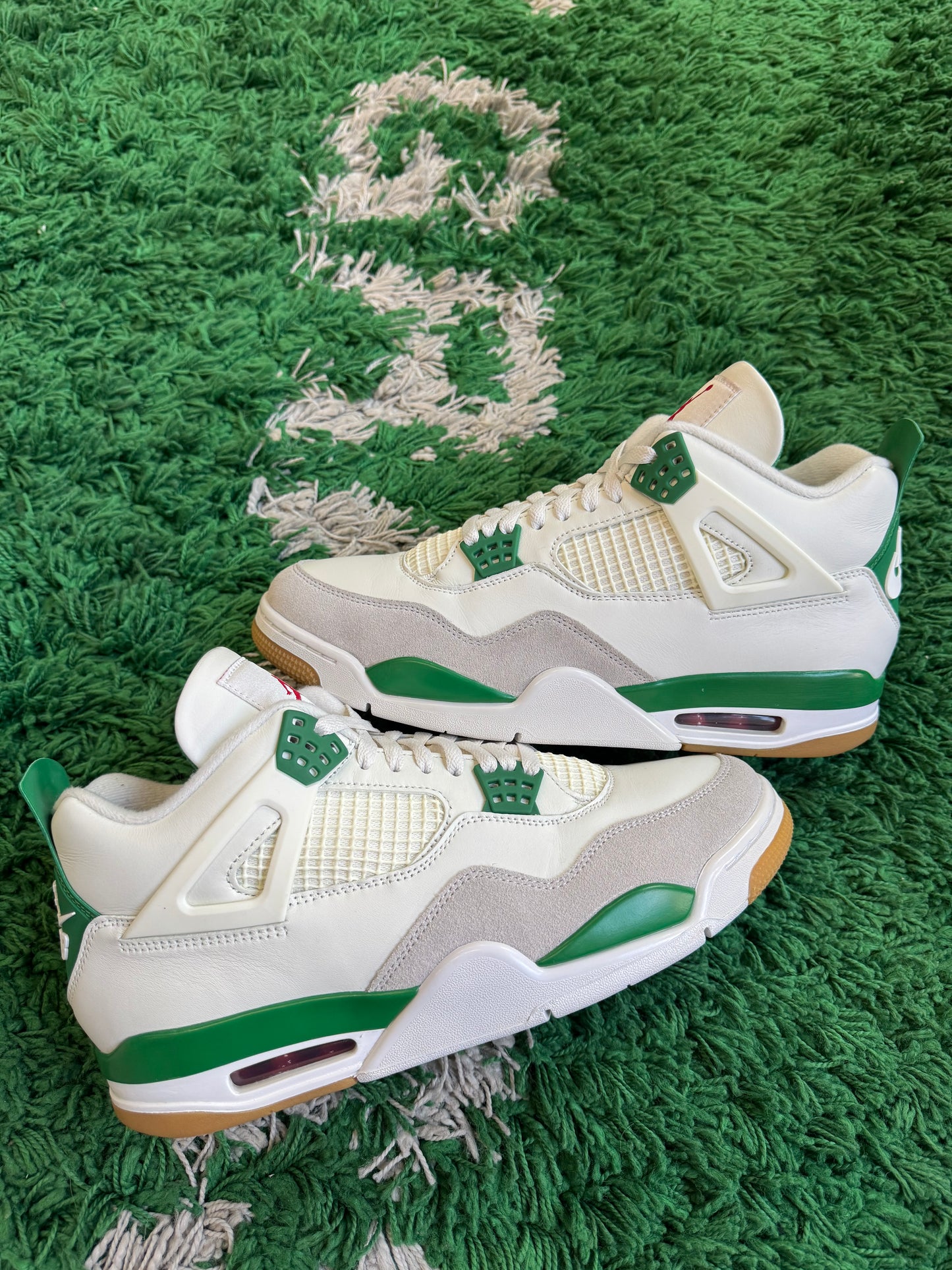 Jordan 4 SB “Pine”