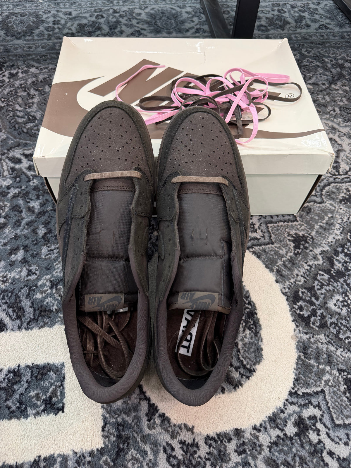 Jordan 1 Low x Travis Scott “Velvet Brown”
