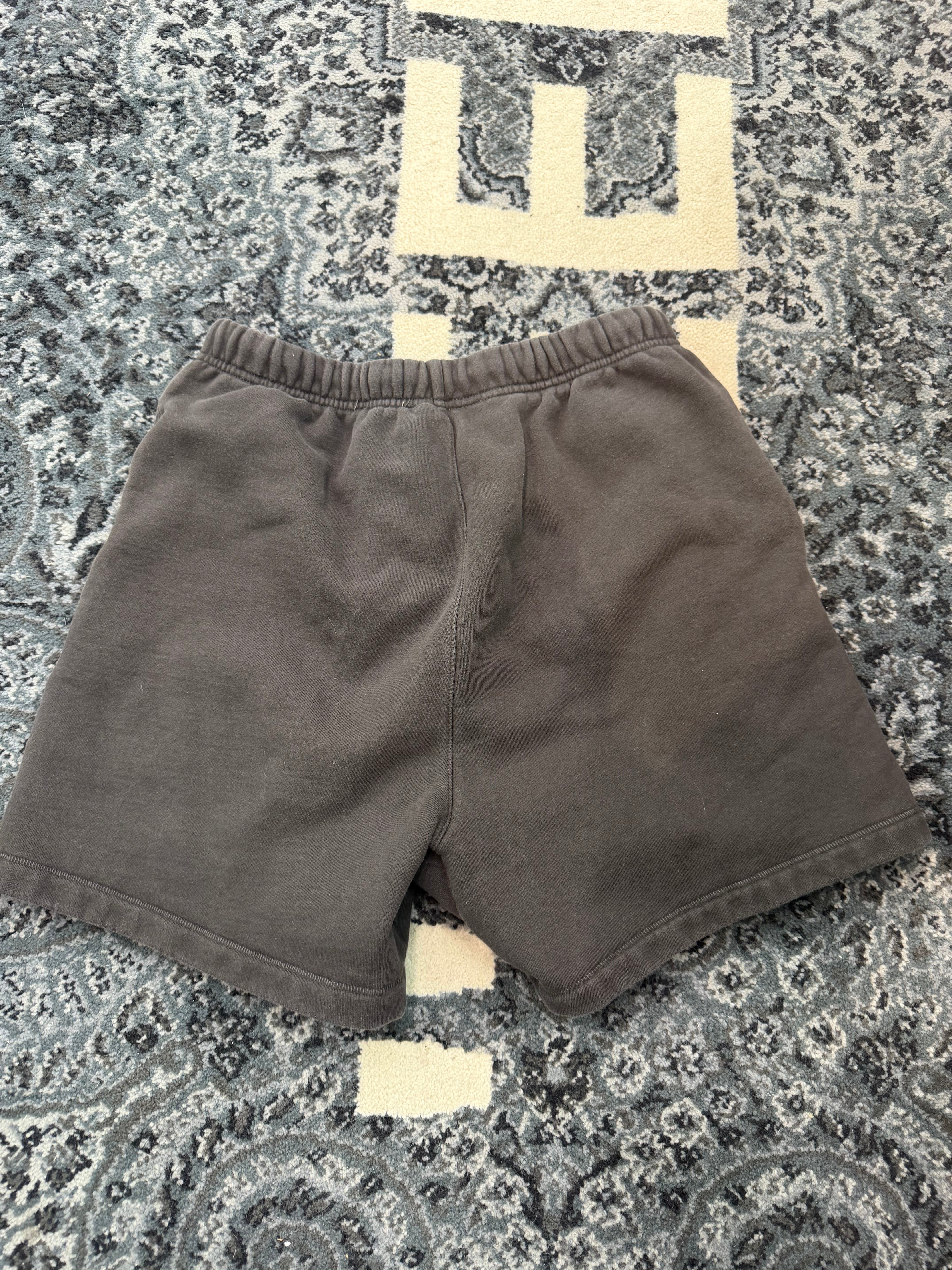 Essential Shorts “1977”
