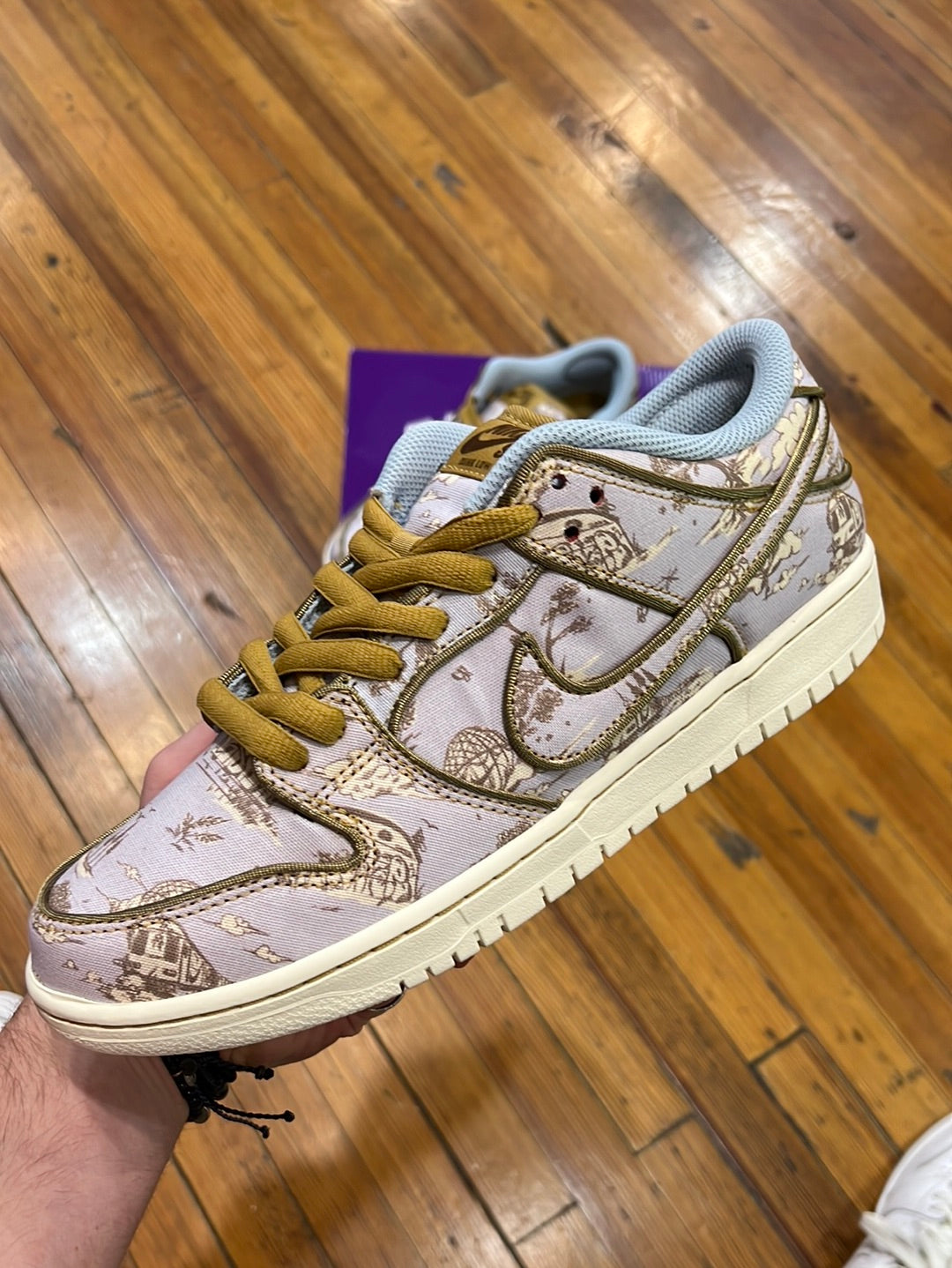 Nike SB Dunk Low “City of Style”