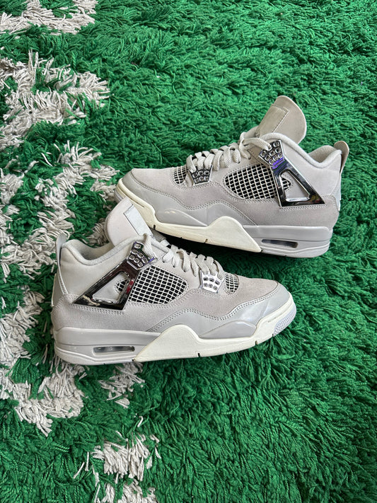 Jordan 4 “Frozen Moments”