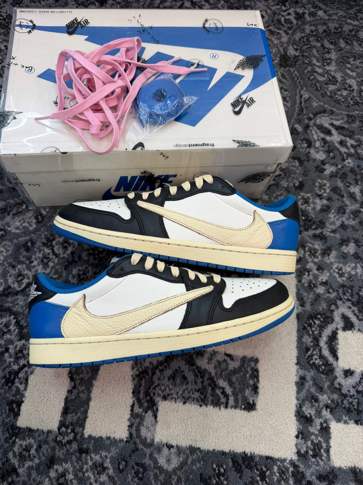 Jordan 1 Low x Travis Scott “Fragment”